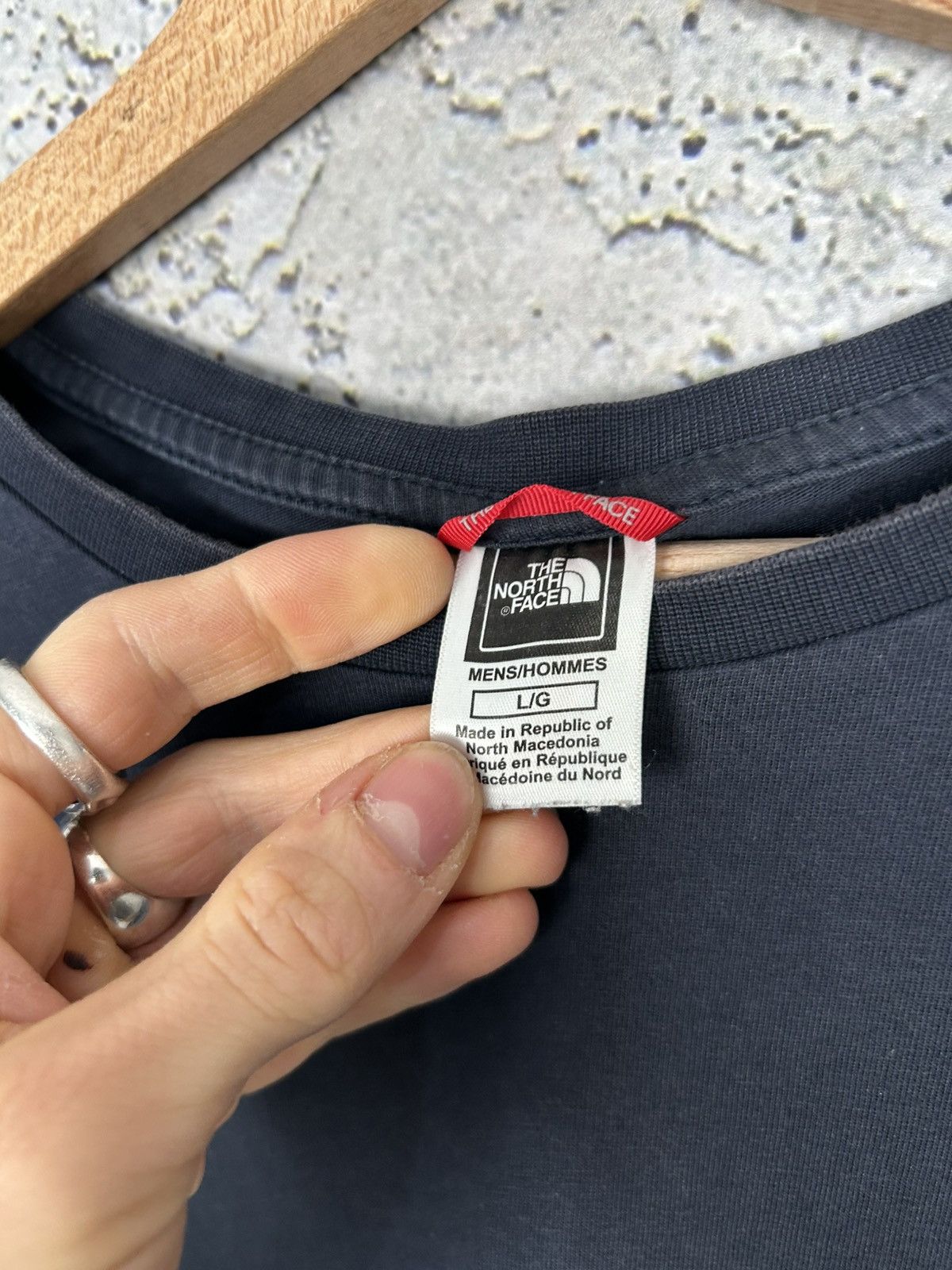 The North Face The North Face Navy Logo Longsleeve Basic Gorpcore Size US L / EU 52-54 / 3 - 4 Thumbnail