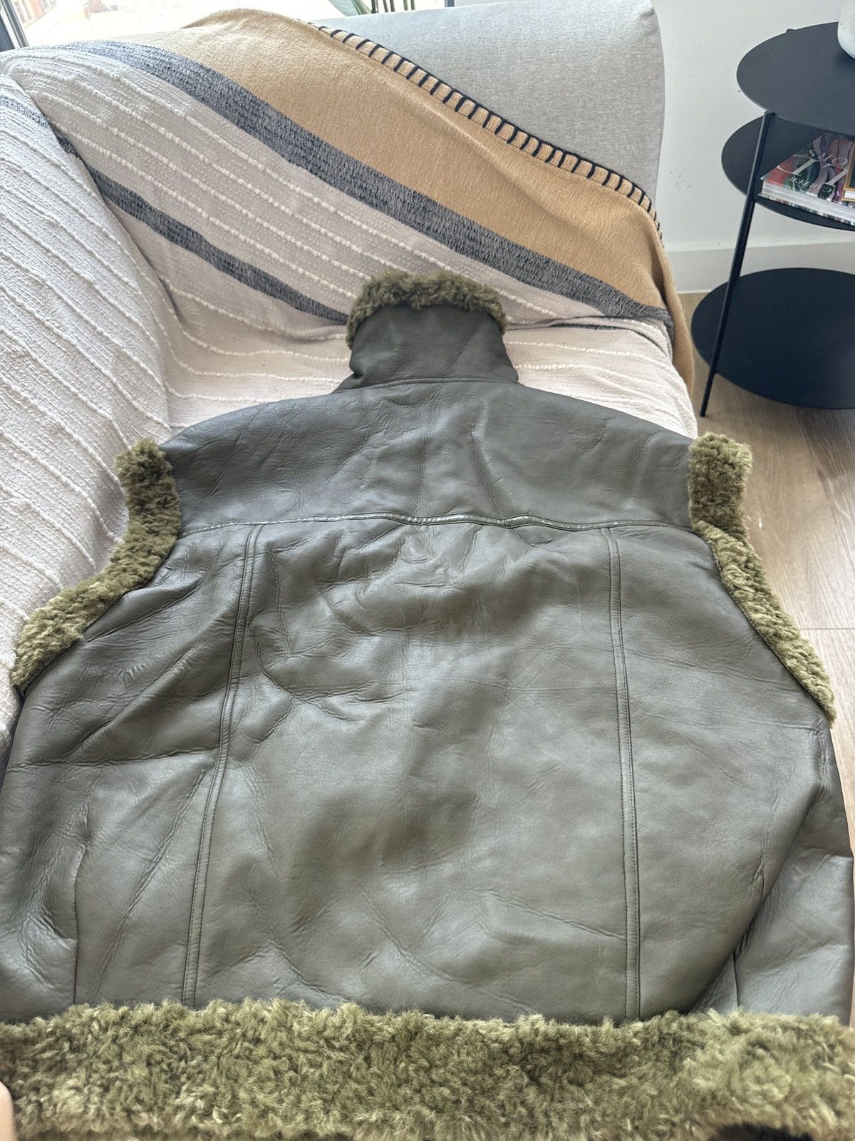Designer Brand-new eco-friendly fur sample garment Size M / US 6-8 / IT 42-44 - 2 Thumbnail