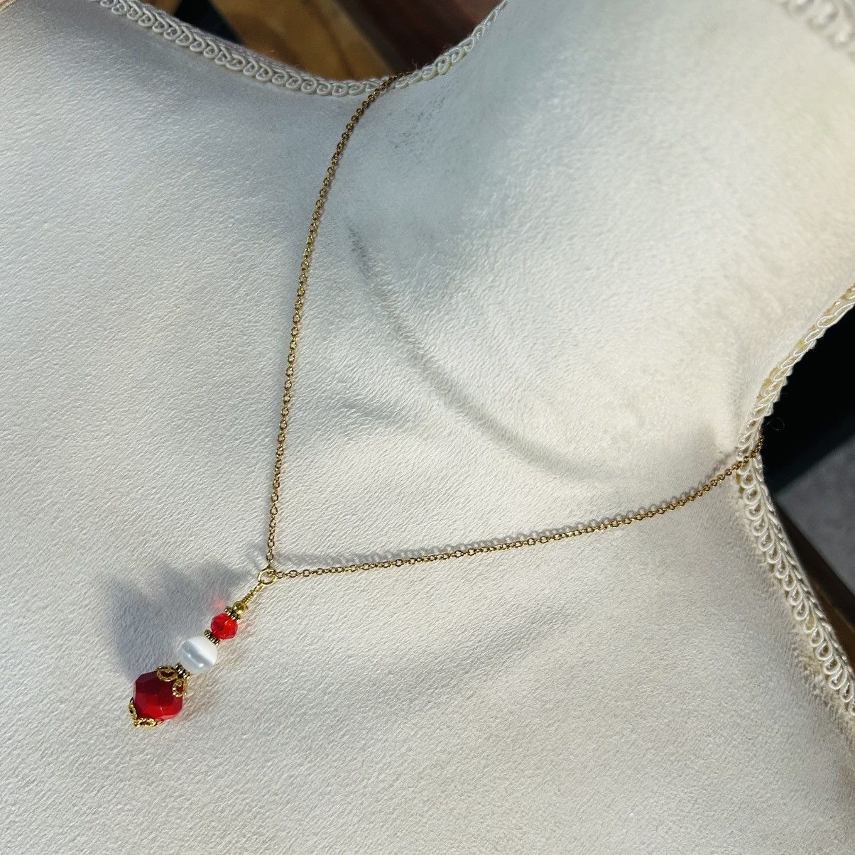 Handmade Handcrafted vintage beaded cat eye glass pendant necklace Size ONE SIZE - 1 Thumbnail