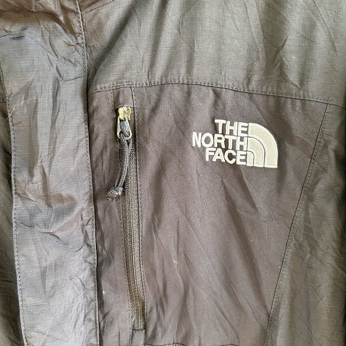 The North Face Vintage The North Face Hyvent Distressed Jacket Size US M / EU 48-50 / 2 - 4 Thumbnail