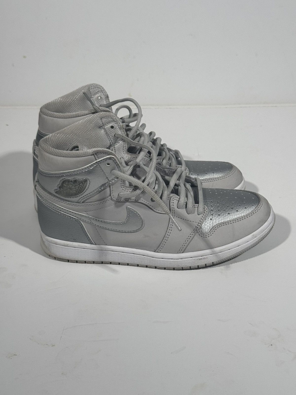 Jordan Brand × Nike Air Jordan 1 Retro High CO.JP Neutral Grey (2020) Size US 8 / EU 41 - 3 Thumbnail