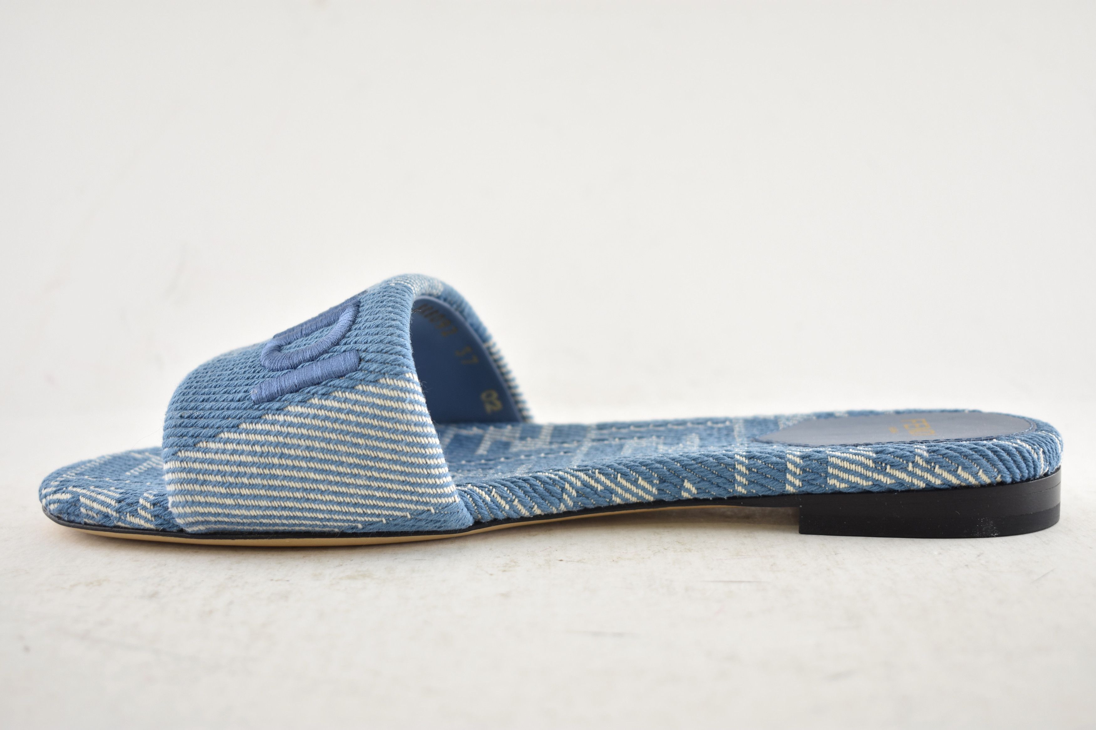 Fendi Fendi Sunshine Denim FF Logo Mule Slide Flat Sandal 37 Size US 7 / IT 37 - 14 Thumbnail