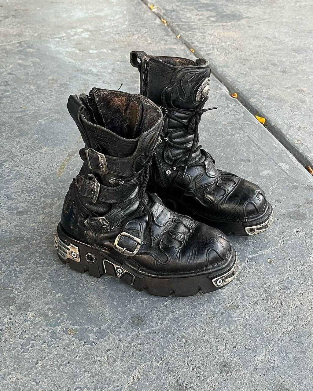 image of Reactor New Rock Boots (Vintage) in Black, Men's (Size 7)