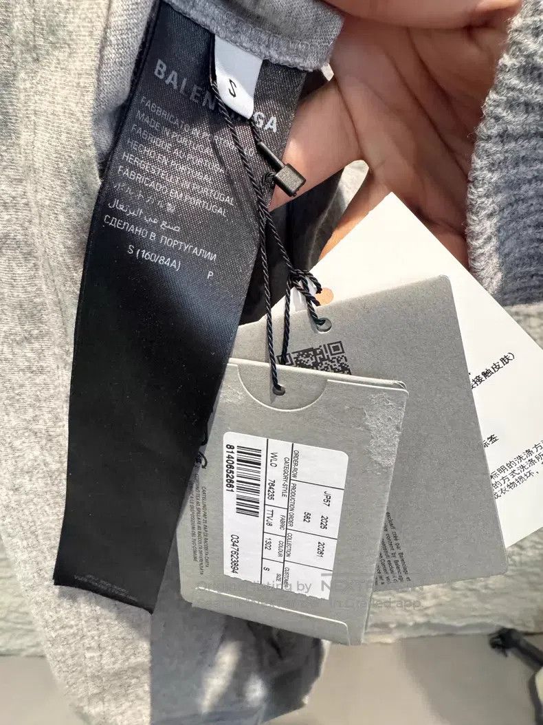 Balenciaga Balenciaga Short Sleeve T-Shirt Size US S / EU 44-46 / 1 - 4 Thumbnail