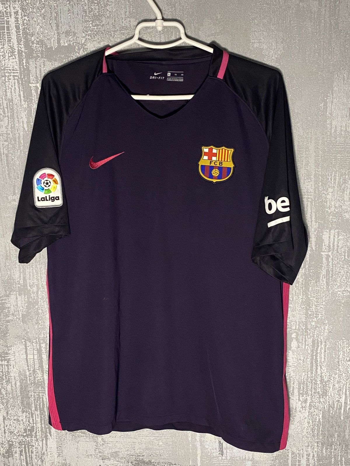 Nike Barcelona Nike Soccer Jersey 2016/17 Away Football Shirt Kit Size US XL / EU 56 / 4 - 1 Thumbnail