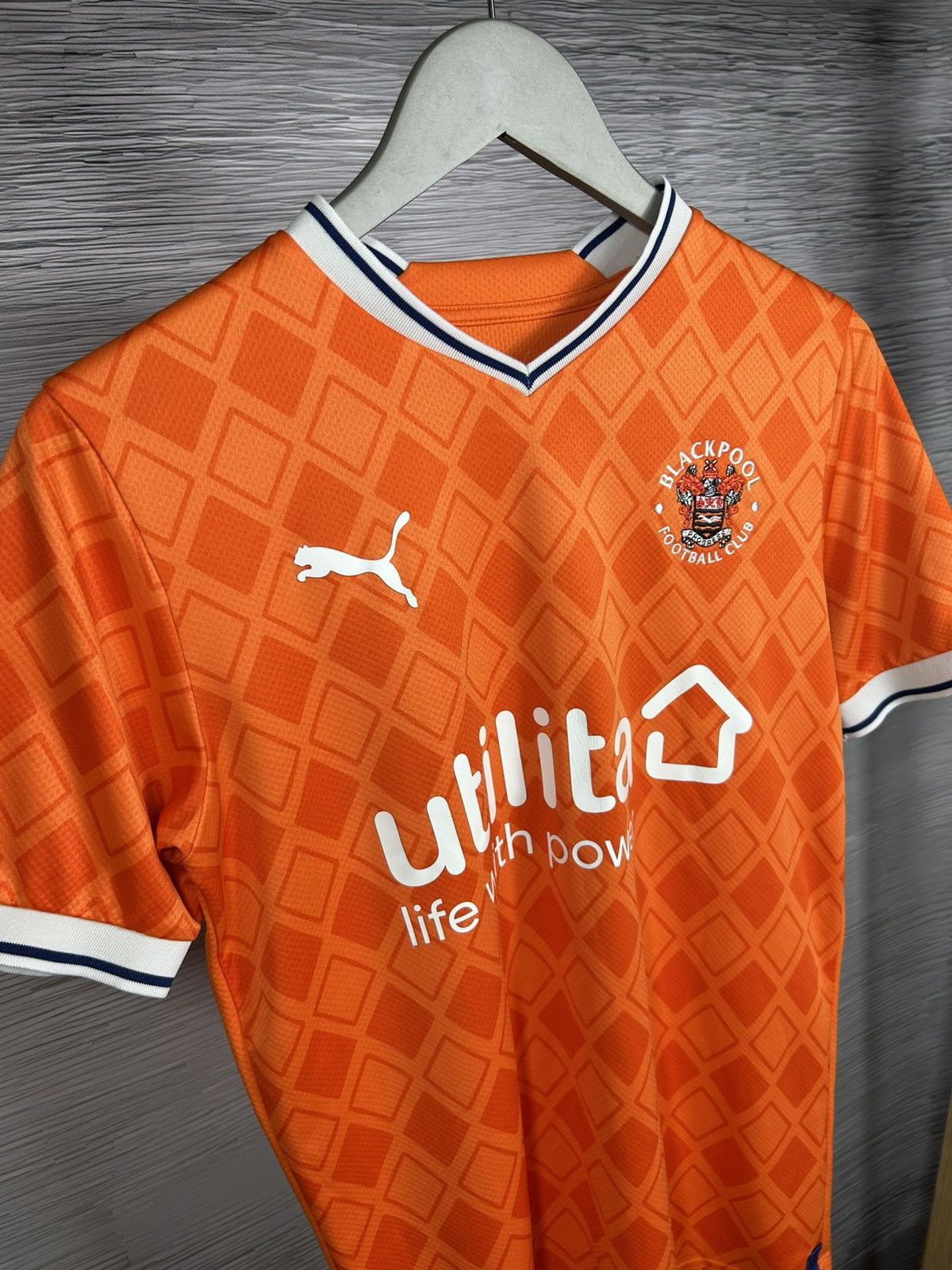 Puma Puma Blackpool #14 Soccer Jersey T-Shirt Size S Size US S / EU 44-46 / 1 - 3 Thumbnail