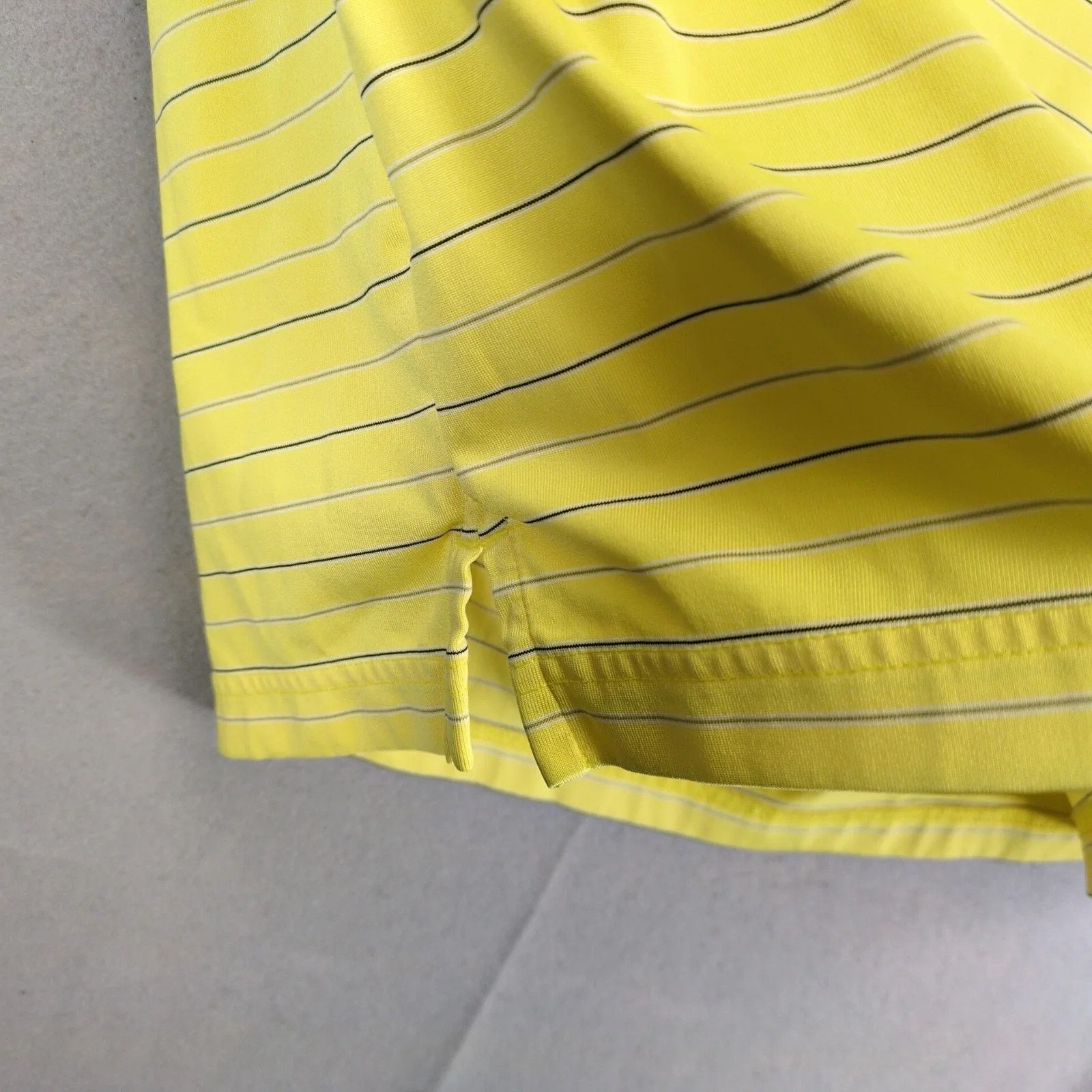 Izod Izod Golf Yellow Striped Polo Shirt Men's L Performance Size US L / EU 52-54 / 3 - 9 Thumbnail