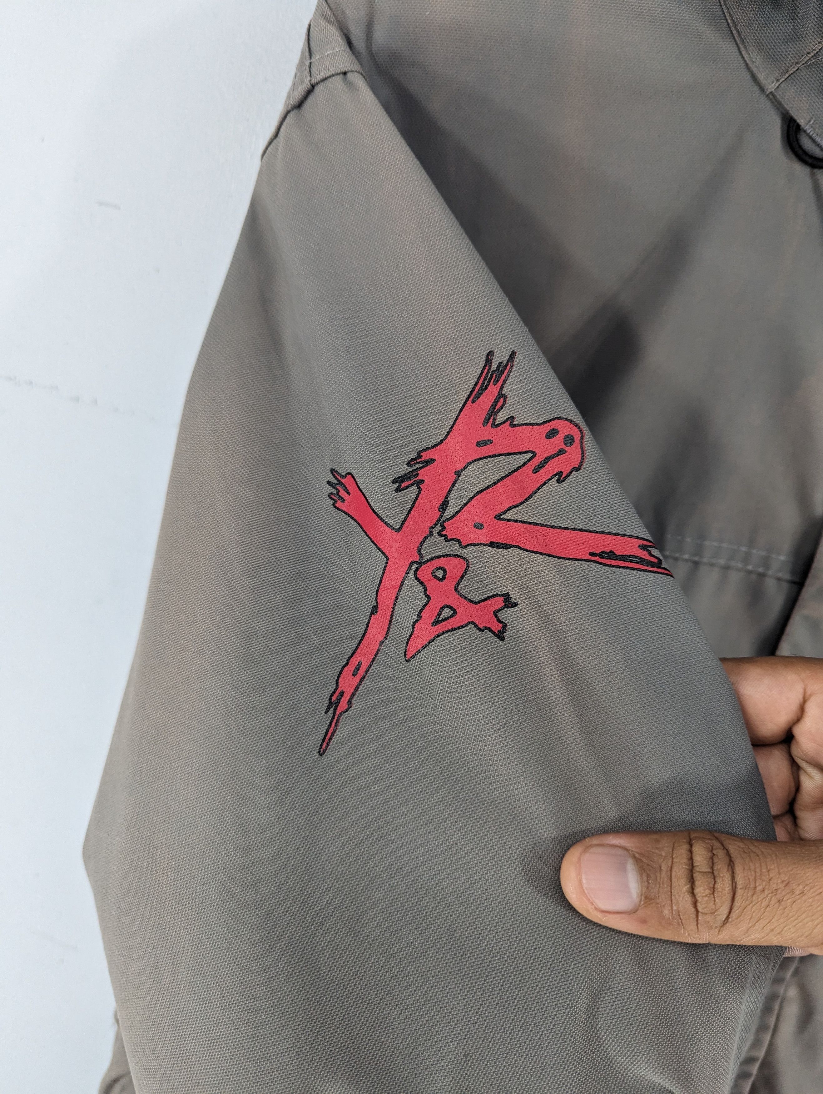 Grenade Vintage Y2k Grenade Snowboard Distressed Hooded Jacket Size US M / EU 48-50 / 2 - 9 Thumbnail