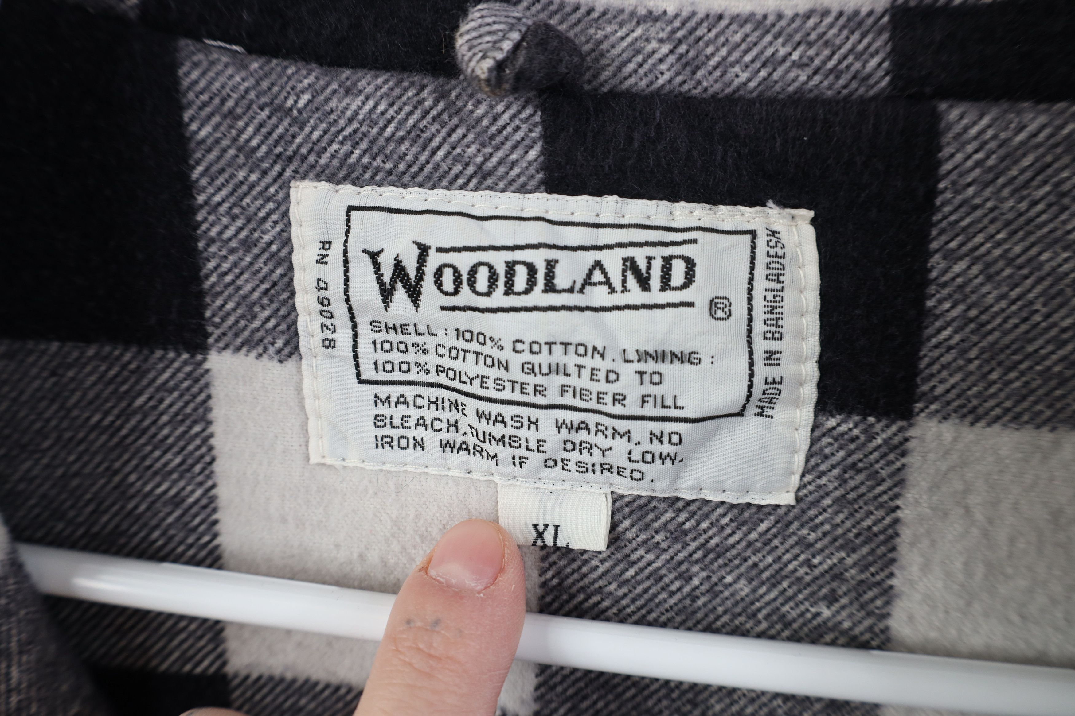 Vintage Vintage 90s Streetwear Full Zip Puffer Vest Jacket Plaid Size US XL / EU 56 / 4 - 6 Thumbnail