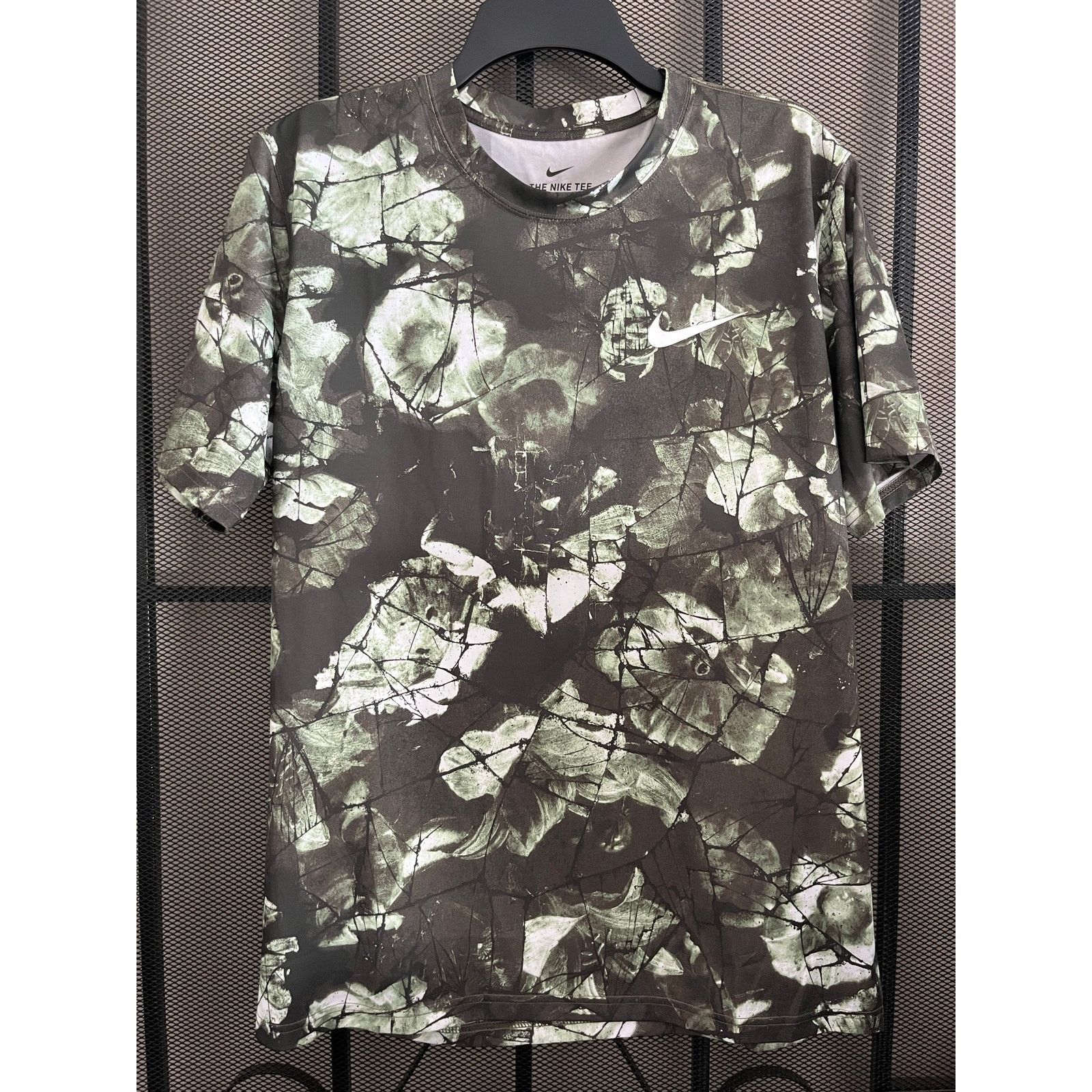 Nike Nike dri fit shirt medium men’s active Size US M / EU 48-50 / 2 - 1 Thumbnail