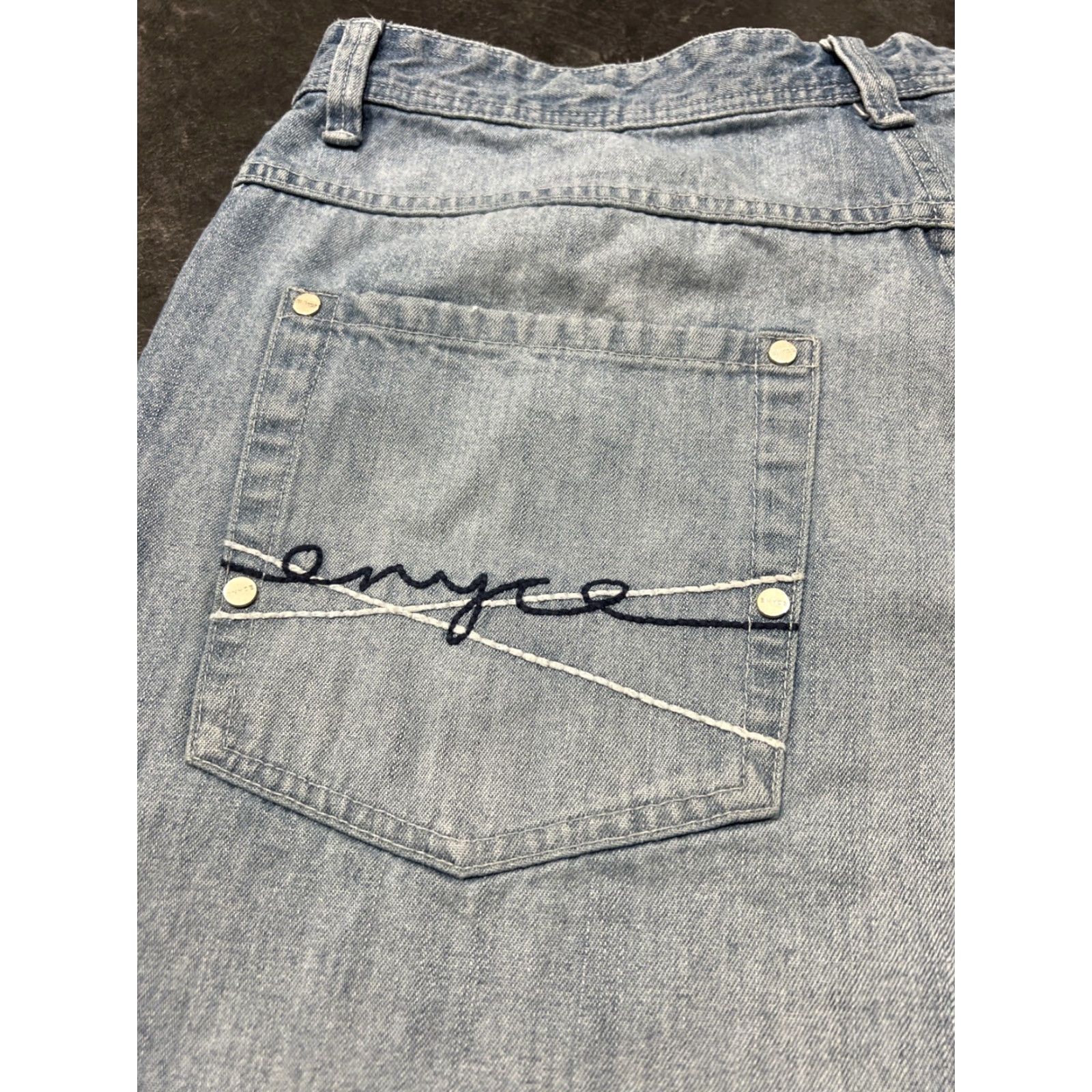 Enyce VINTAGE Enyce Bermuda Jeans Shorts Men 38 Blue Denim Embroidered Graffiti Baggy Jorts 90s Grunge Hip Hop Mens Size US 38 / EU 54 - 5 Thumbnail