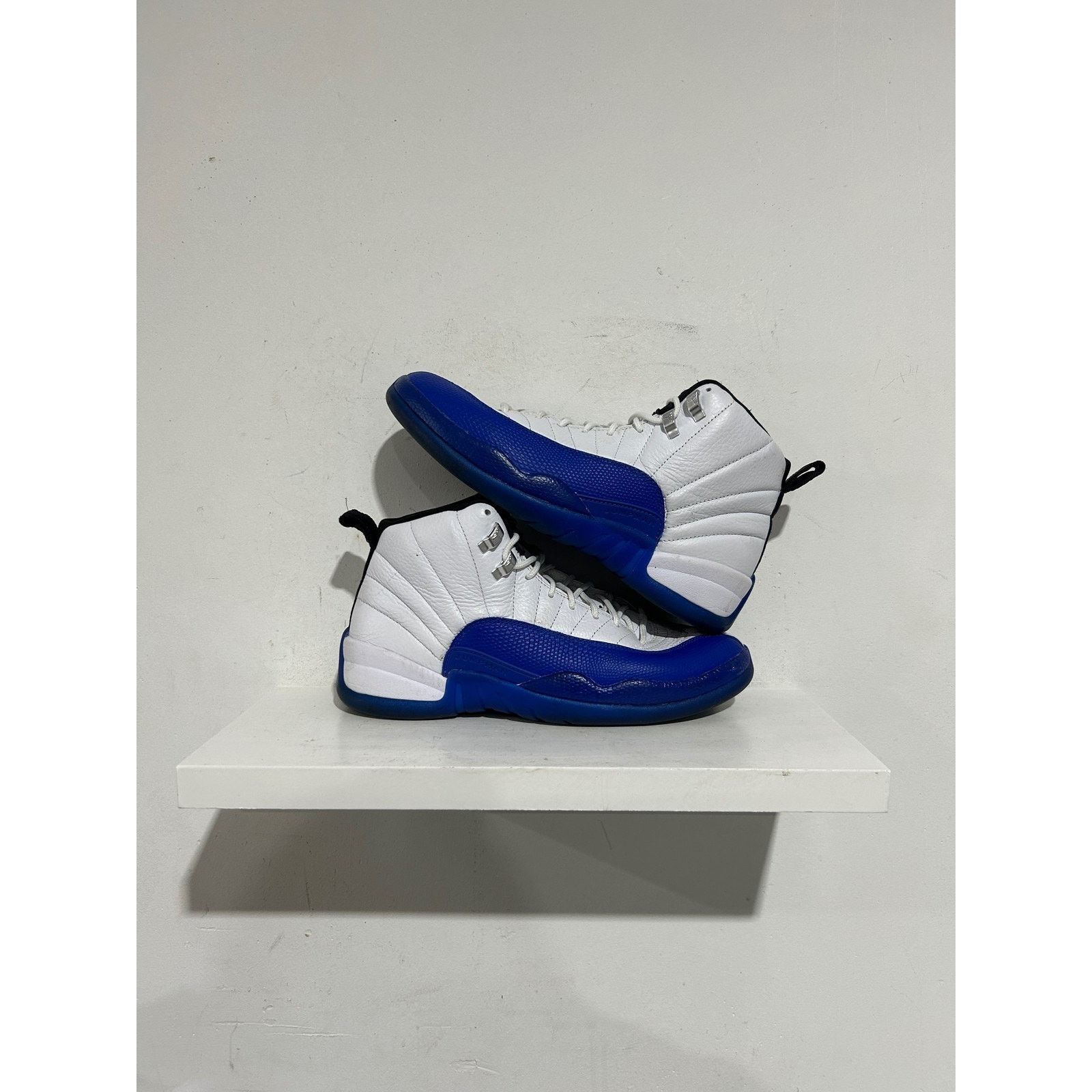 Nike NIKE JORDAN 12 BLUEBERRY SIZE 8.5 PREOWNED Size US 8.5 / EU 41-42 - 1 Thumbnail