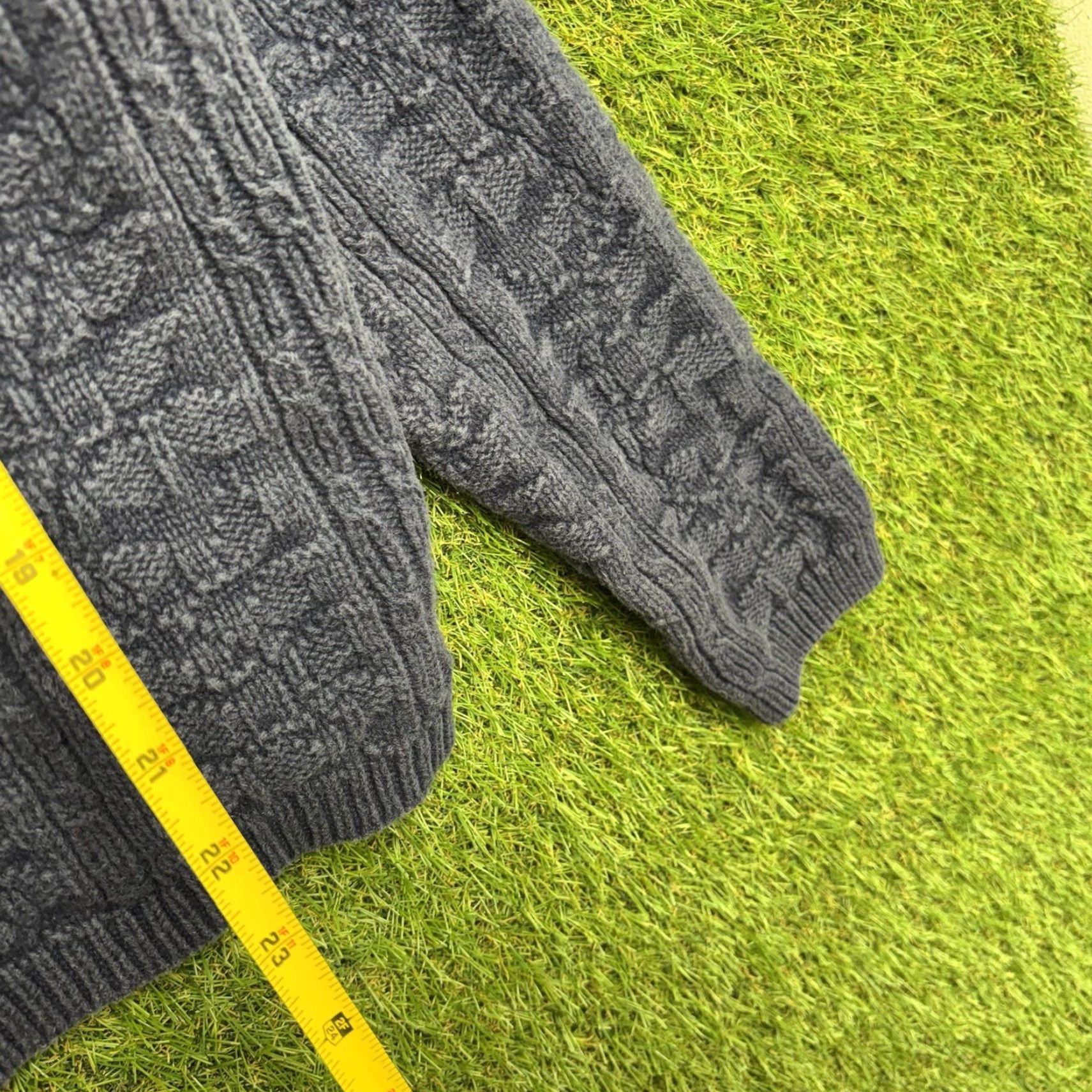 Vintage L.L. Bean Cable Knit Cardigan Sweater Womens Large Navy Blue Cotton Cable-Knit Button Front Cardigan, Regular Fit, Fall Winter | Womens Size L / US 10 / IT 46 - 4 Thumbnail