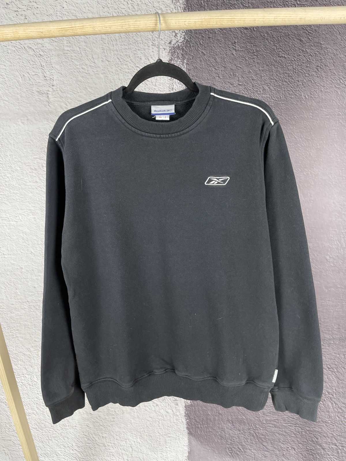 Reebok × Vintage Reebok vintage black basic small logo sweatshirt Size US XS / EU 42 / 0 - 2 Thumbnail