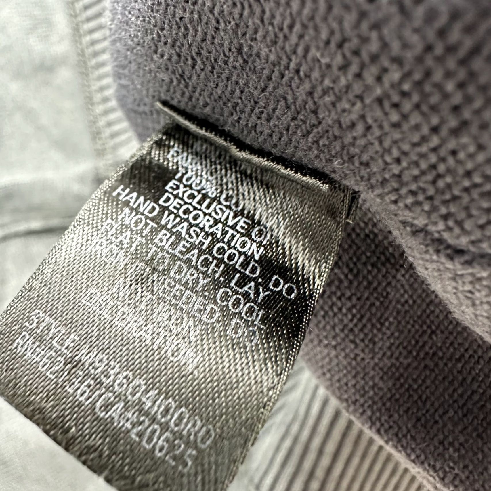 Guess VINTAGE Guess Gray Sweatshirt Pullover Long Sleeve Cotton Logo Patches Sz M Womens Size M / US 6-8 / IT 42-44 - 6 Thumbnail