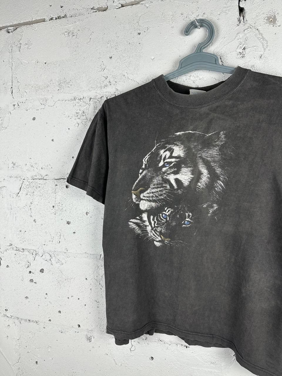 Vintage 1998 VTG Tiger Graphic Print AOP Vintage Faded T Shirt Size US M / EU 48-50 / 2 - 2 Thumbnail
