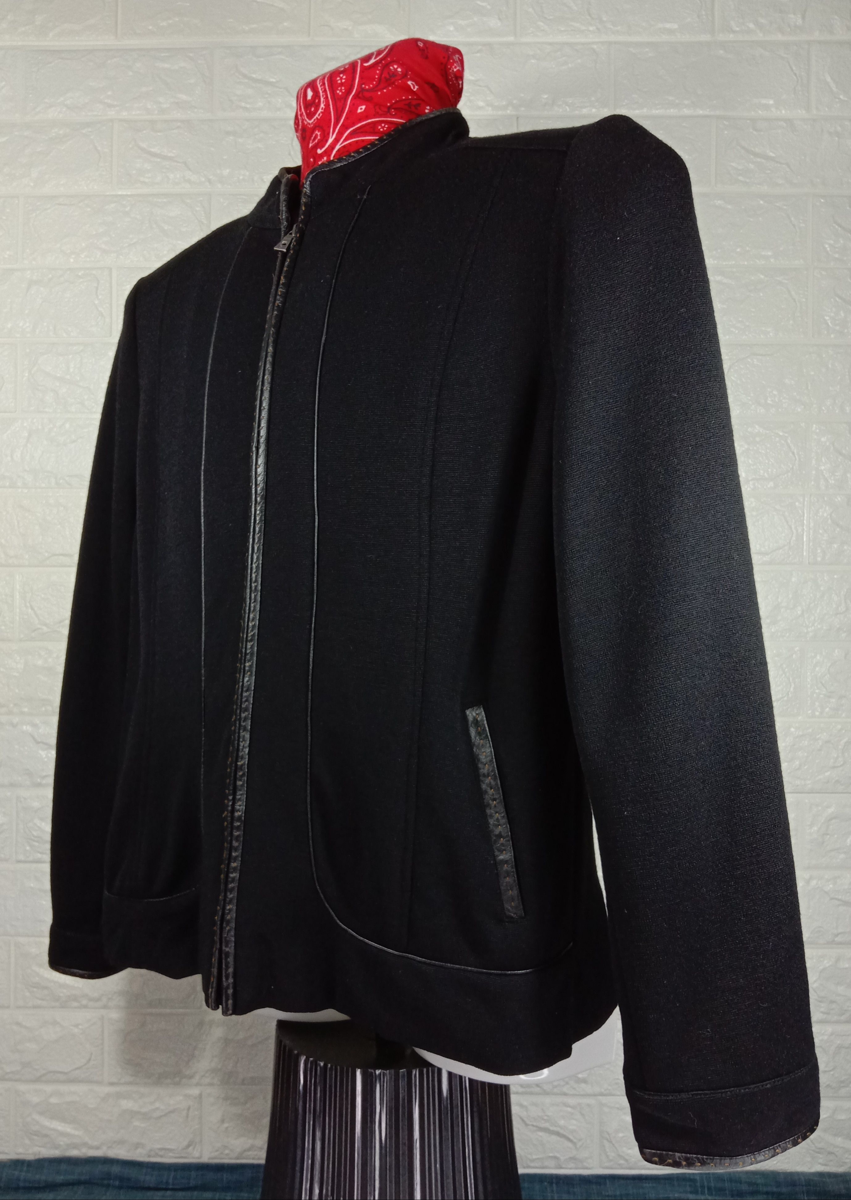 Japanese Brand Vintage Crocodile Black Jacket Size M / US 6-8 / IT 42-44 - 3 Thumbnail