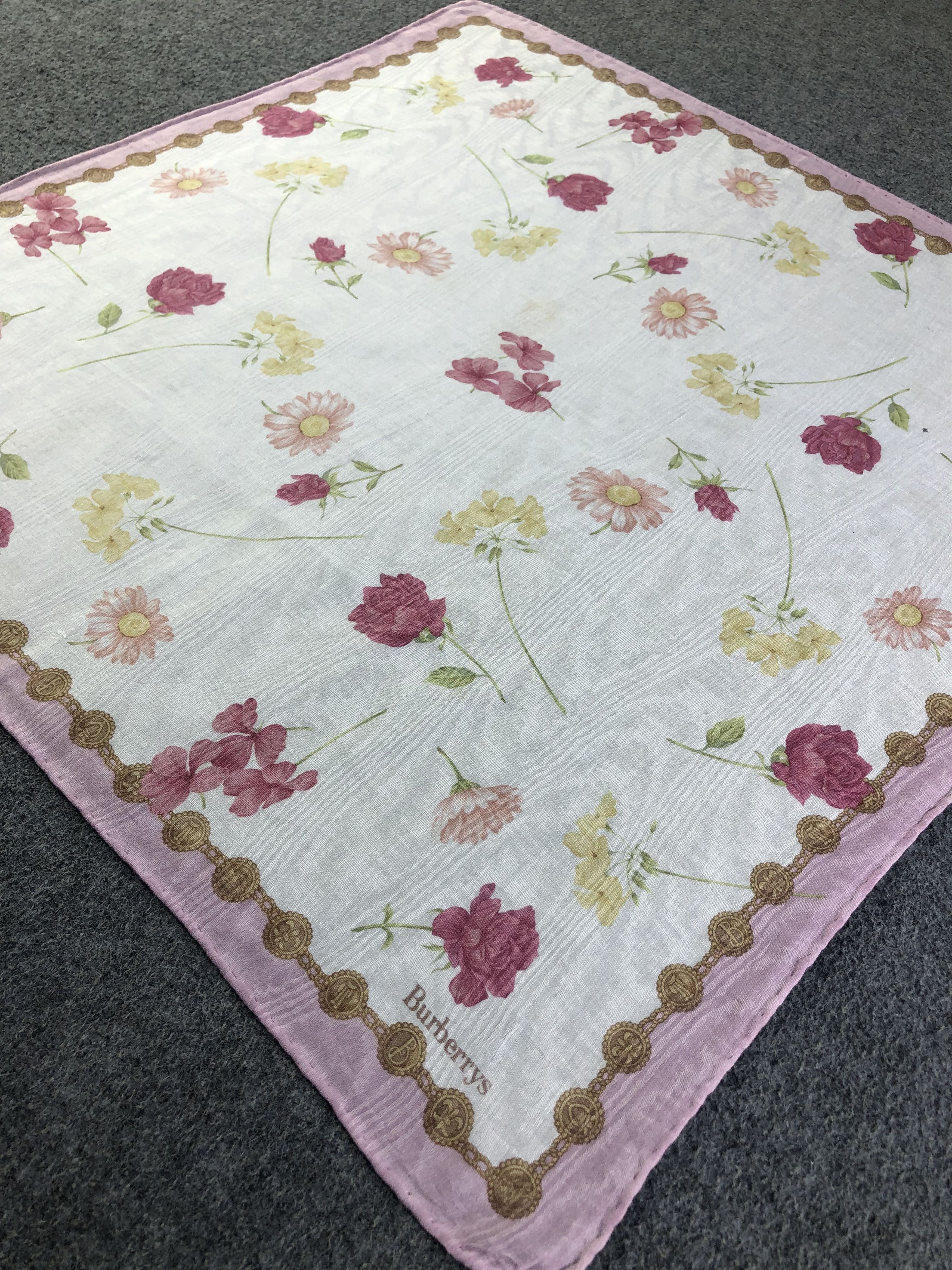 Burberry Burberrys Handkerchief / Bandana / Neckerchief C407 Size ONE SIZE - 4 Thumbnail