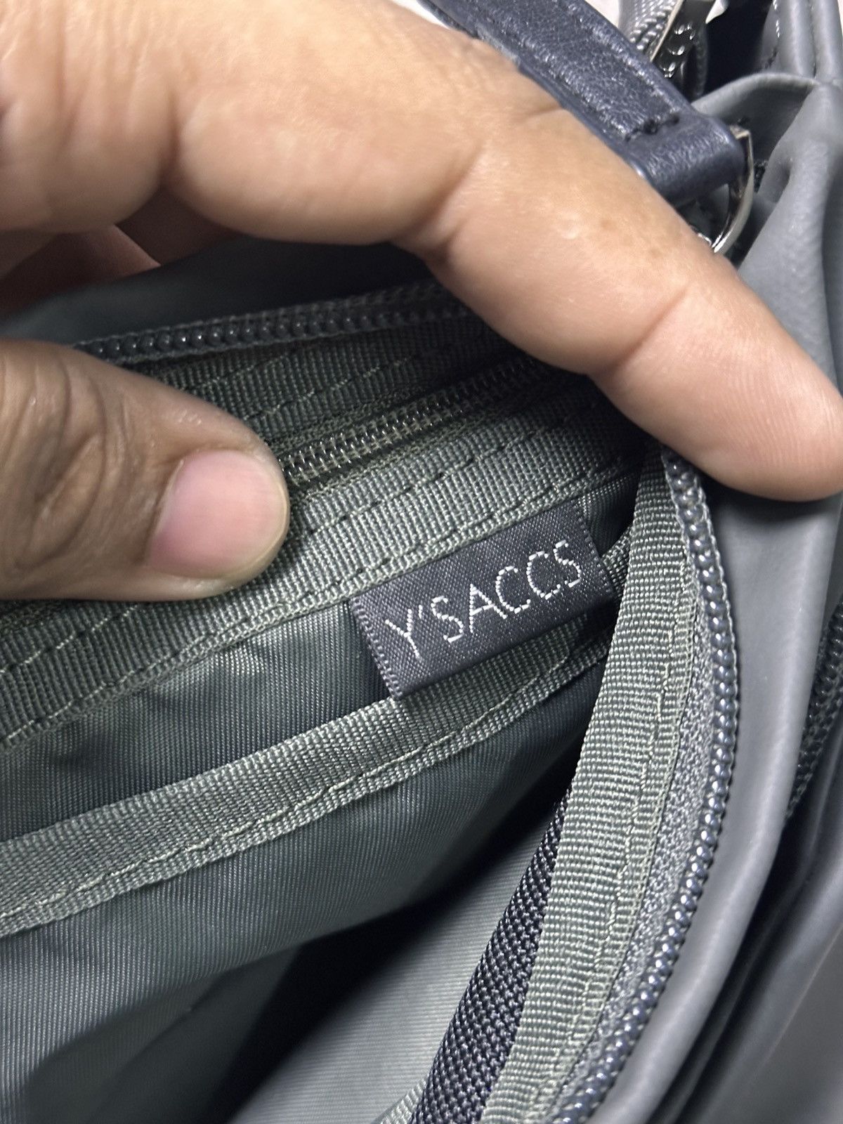 Yohji Yamamoto Y’saccs Multi-Compartment Shoulder Bag Size ONE SIZE - 10 Thumbnail