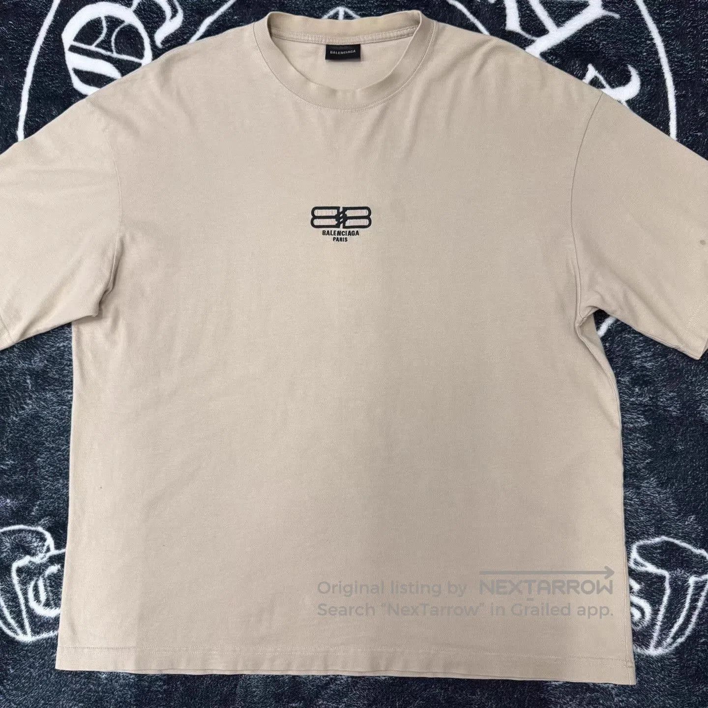 Balenciaga Beige Short Sleeve Graphic Tee. Size US XL / EU 56 / 4 - 1 Thumbnail