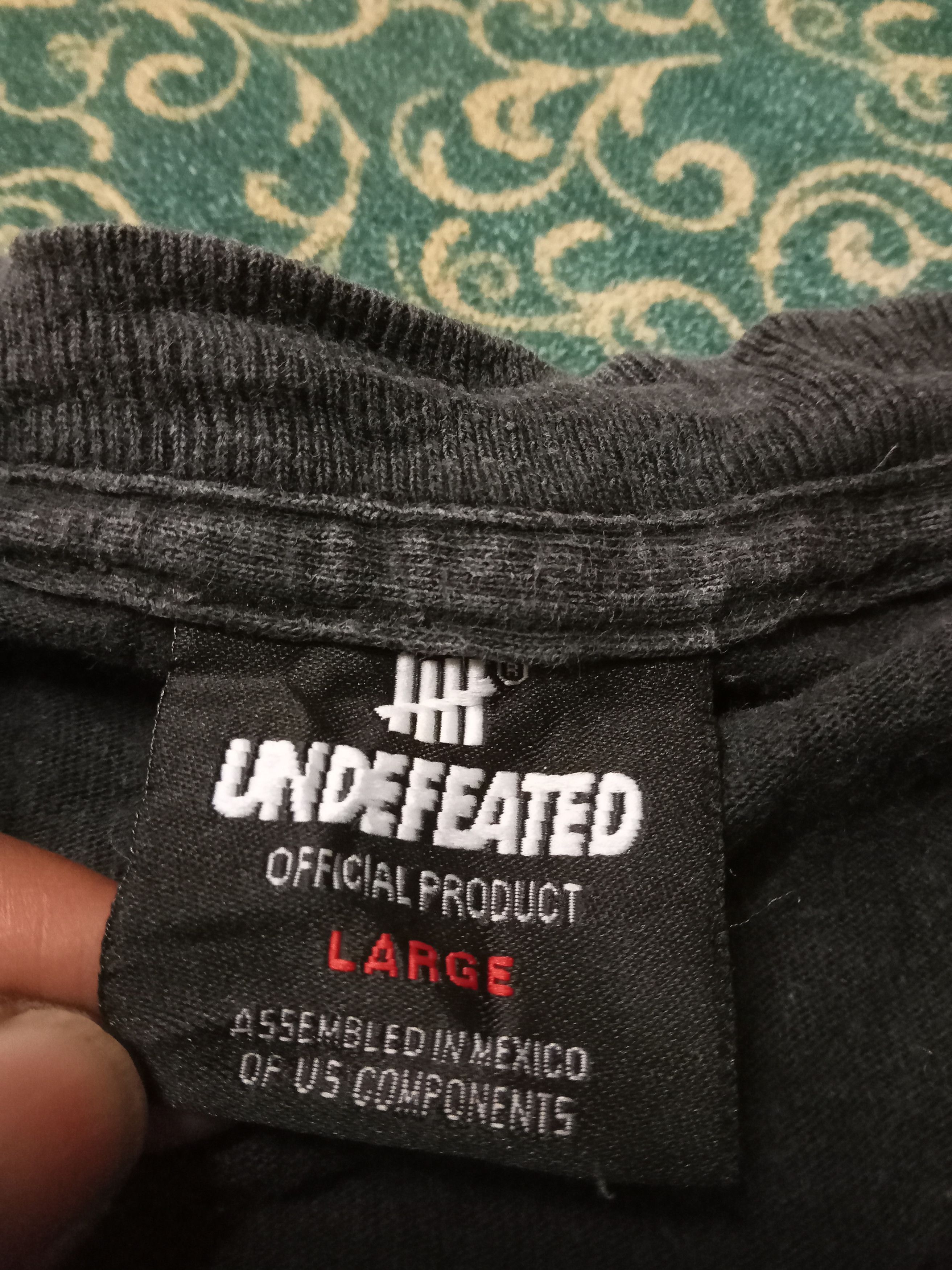 Undefeated Vintage Undefeated Rare Design T Shirt Size US L / EU 52-54 / 3 - 2 Thumbnail