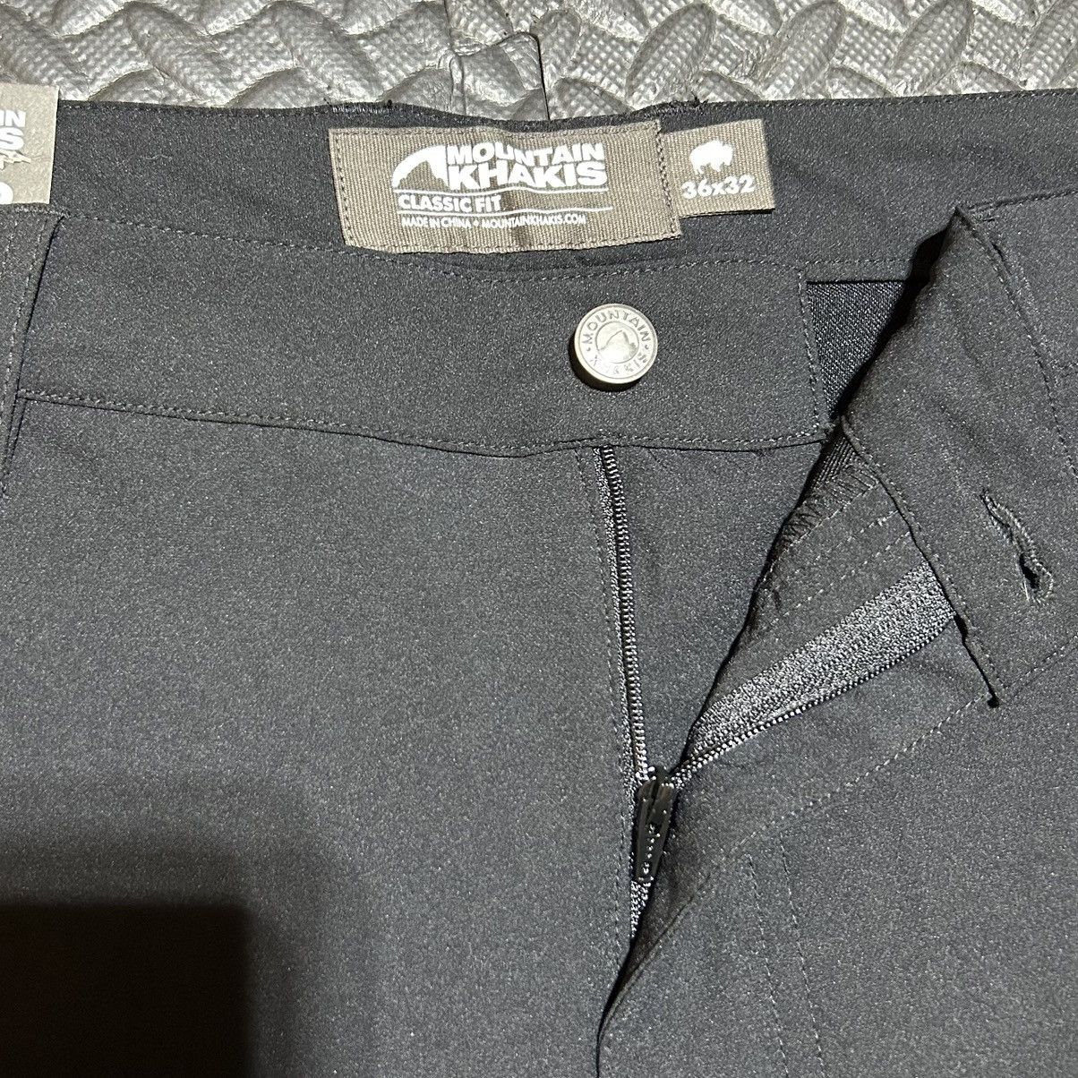 Mountain Khakis Mountain Khakis Pants Rangerock Black Mens 36 x 32 NEW Size US 36 / EU 52 - 2 Thumbnail
