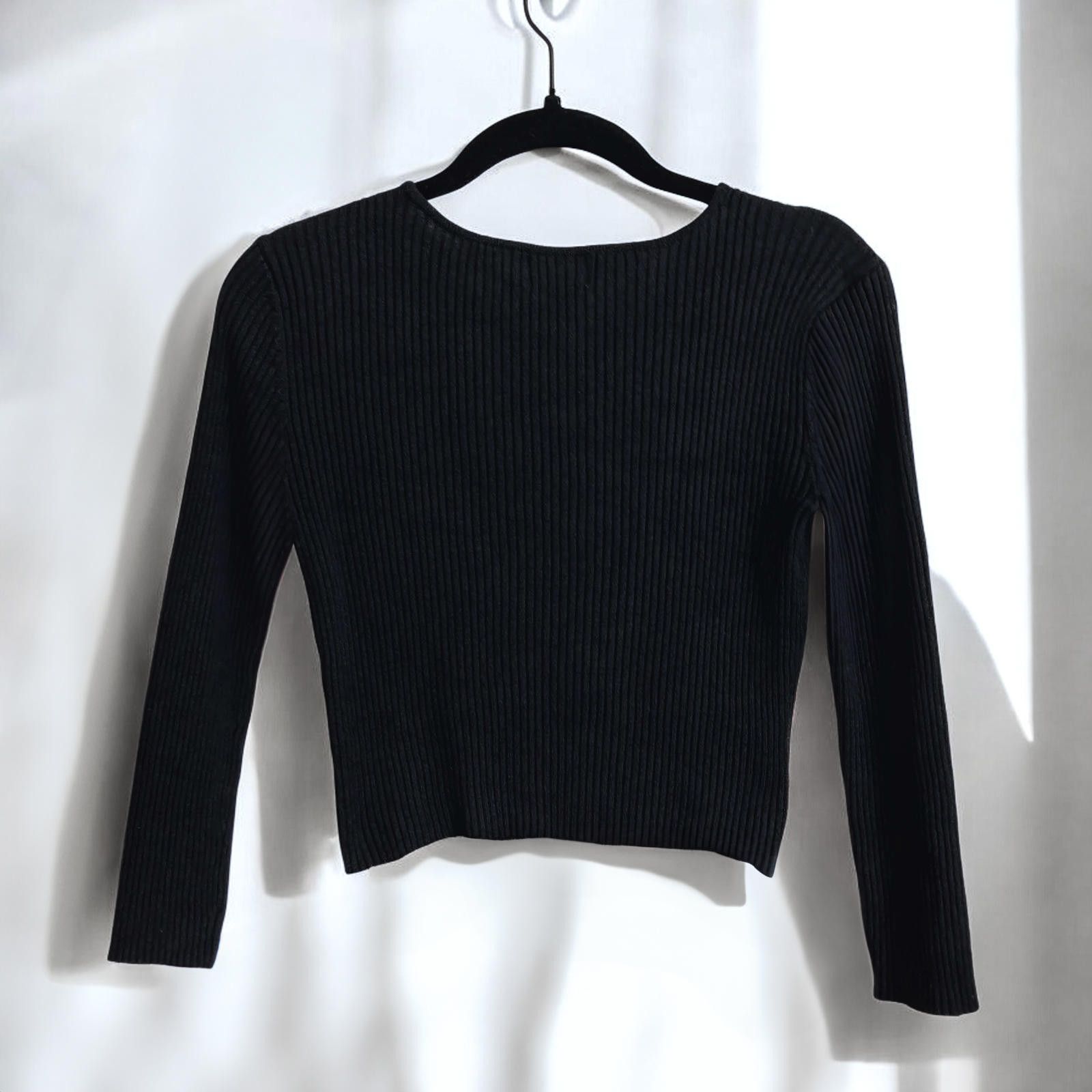 James Perse Chic Ribbed Black Crop Top with Unique Strap Detail Size S / US 4 / IT 40 - 2 Thumbnail