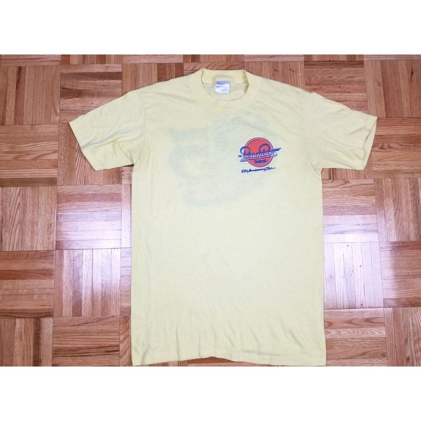 Vintage VINTAGE Beach Boys 25th Anniversary Tour T-Shirt 50/50 Yellow L Mens Short Sleeve US Origin Cotton Retro Rock USA 80s 90s Theme Size US L / EU 52-54 / 3 - 3 Thumbnail