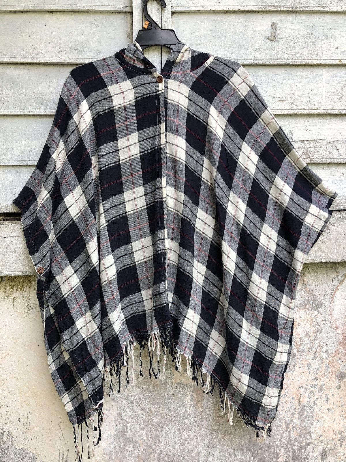 Japanese Brand × The Unbranded Brand Woman Plaid Shawl Laces Single Button Hood Poncho Size ONE SIZE - 1 Thumbnail