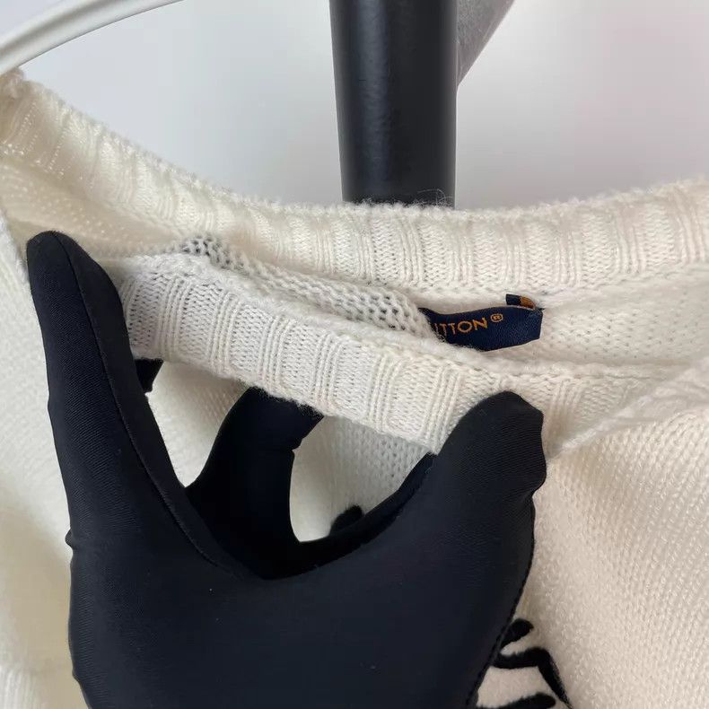 Louis Vuitton Louis Vuitton SS26 White Letter Pullover Long Sleeve Cashm Size US L / EU 52-54 / 3 - 4 Thumbnail