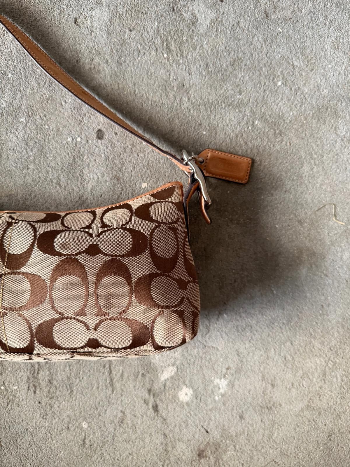Coach Coach Signature Hampton Baguette Shoulder Bag Tan Size ONE SIZE - 3 Thumbnail