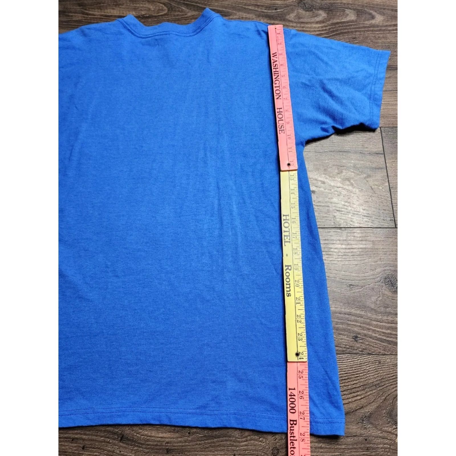 Fruit Of The Loom VINTAGE Fruit of the Loom T-Shirt Florida Gators 1990s Crew Neck Short Sleeve Blue L Mens 90s USA Football Theme, Cotton Blend, Graphic Print Size US L / EU 52-54 / 3 - 3 Thumbnail