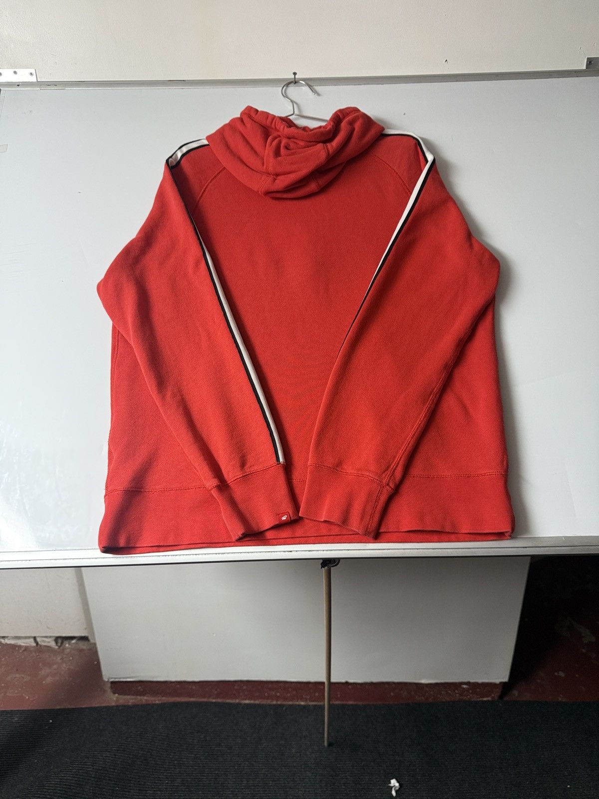 Nike Nike Men's Red Hoodie with white Logo Size US XL / EU 56 / 4 - 5 Thumbnail