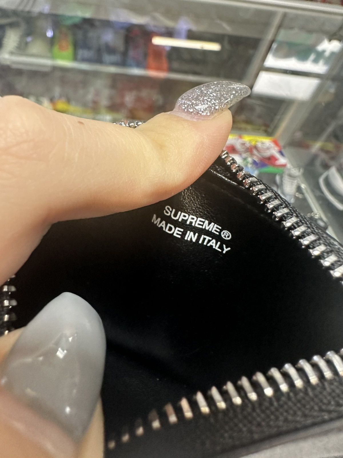 Supreme Supreme Leather Card Holder (Black) Size ONE SIZE - 3 Thumbnail