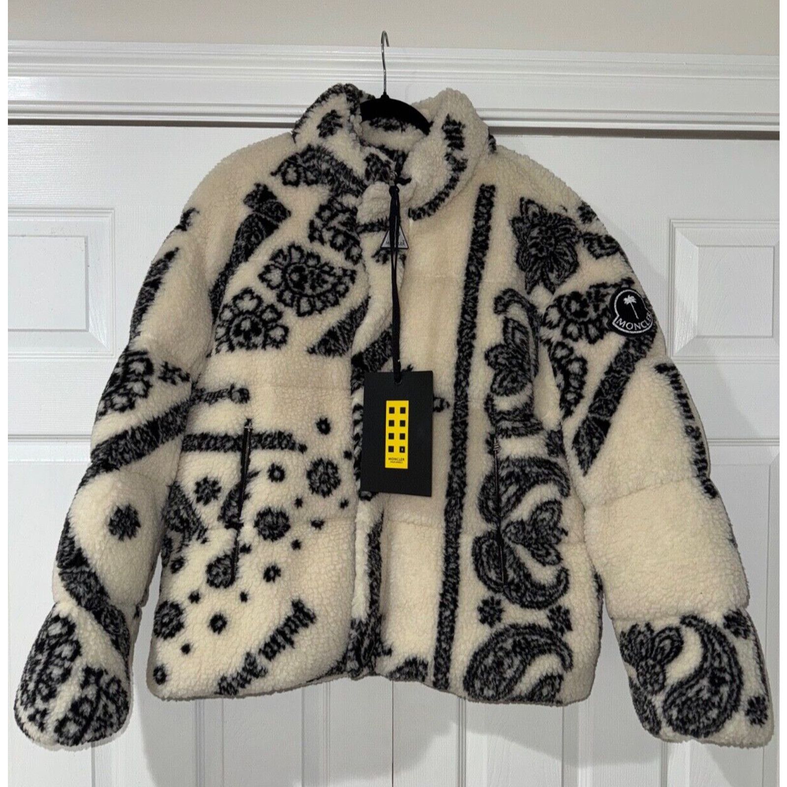 Moncler Moncler x Palm Angels Baden Paisley White Black Men's TG 4 Size US L / EU 52-54 / 3 - 2 Thumbnail