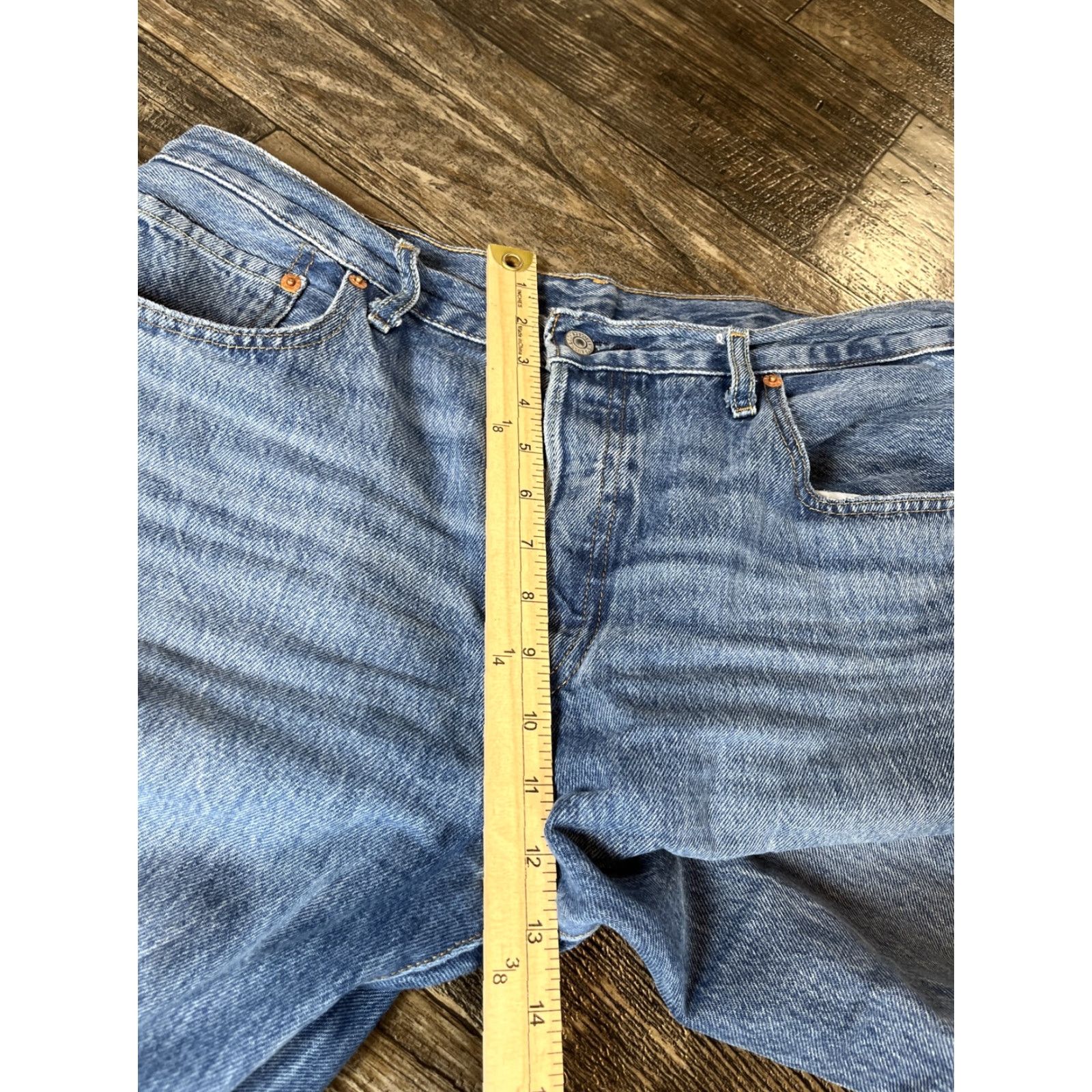 Levi's Levi's 501 Jeans Mens 36x30 Denim Light Wash Button Fly Straight Regular 5-Pocket City 90s Vintage Big E Pair Jeans Mens Size US 36 / EU 52 - 4 Thumbnail