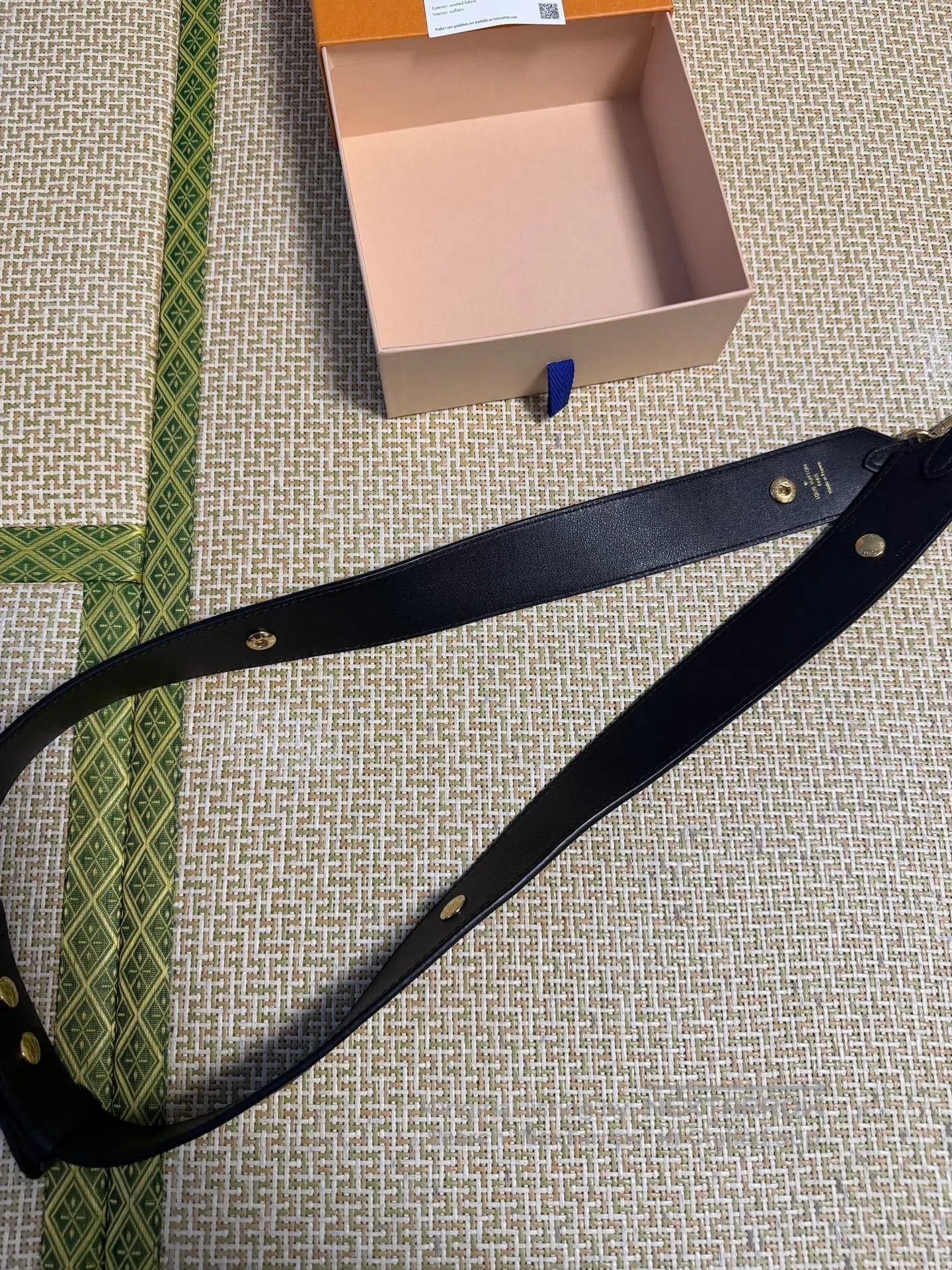 Louis Vuitton Louis Vuitton Monogram Wide Shoulder Strap. Size ONE SIZE - 5 Thumbnail