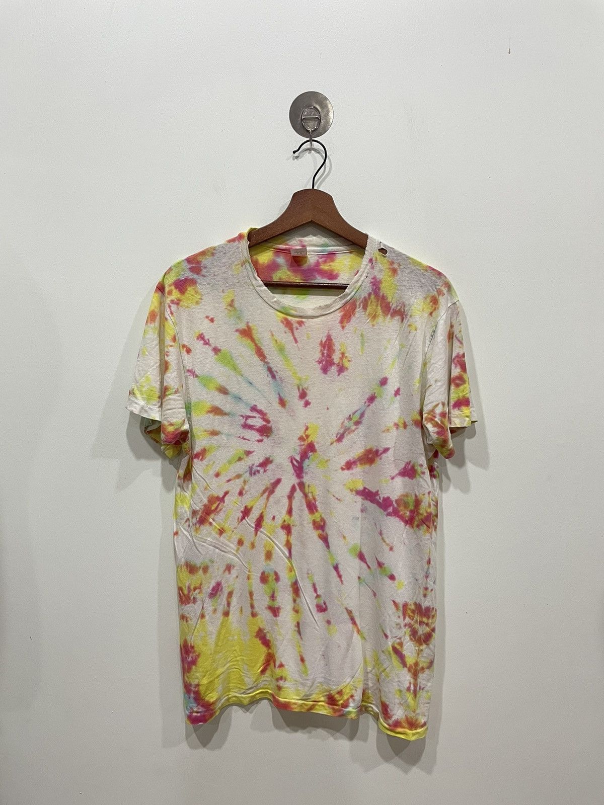 Hanes × Vintage Vintage Hanes 70s Tie Dye Distressed Tshirt Size US L / EU 52-54 / 3 - 1 Thumbnail