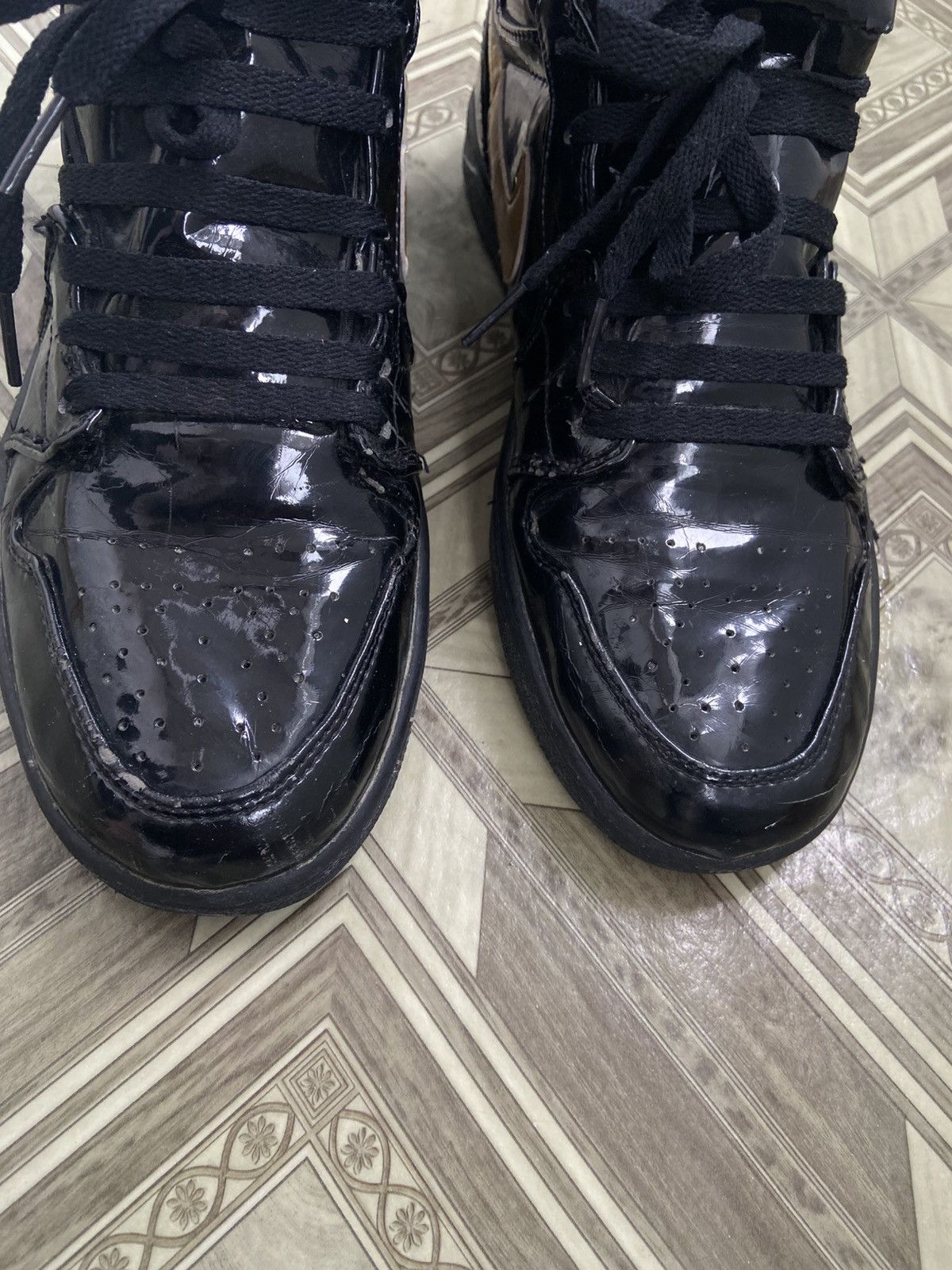 Jordan Brand × Nike × Vintage Nike air Jordan 1 retro OG black metallic gold 2003 Size US 11 / EU 44 - 7 Thumbnail