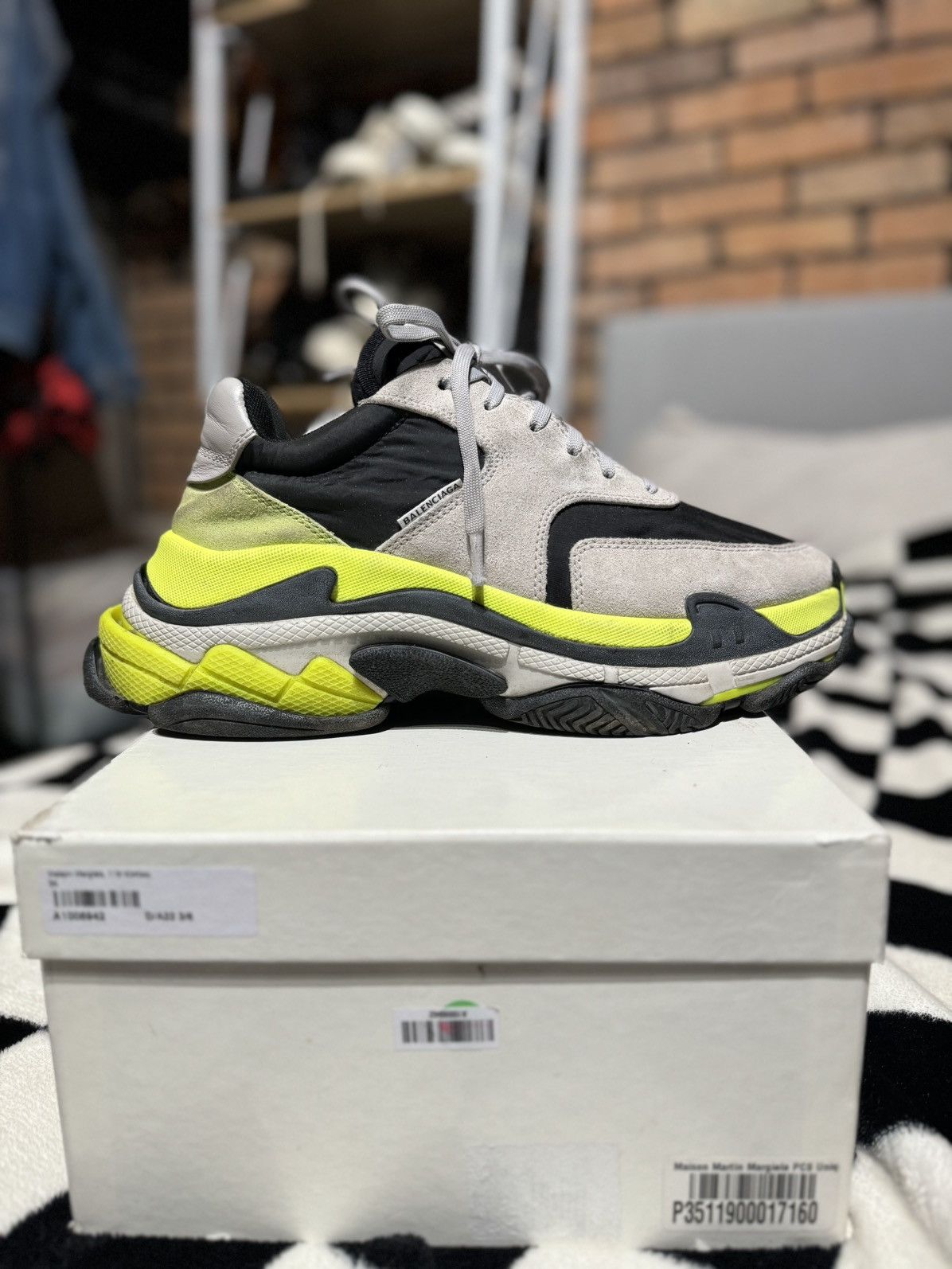 Balenciaga triple s grey black volt hotsell