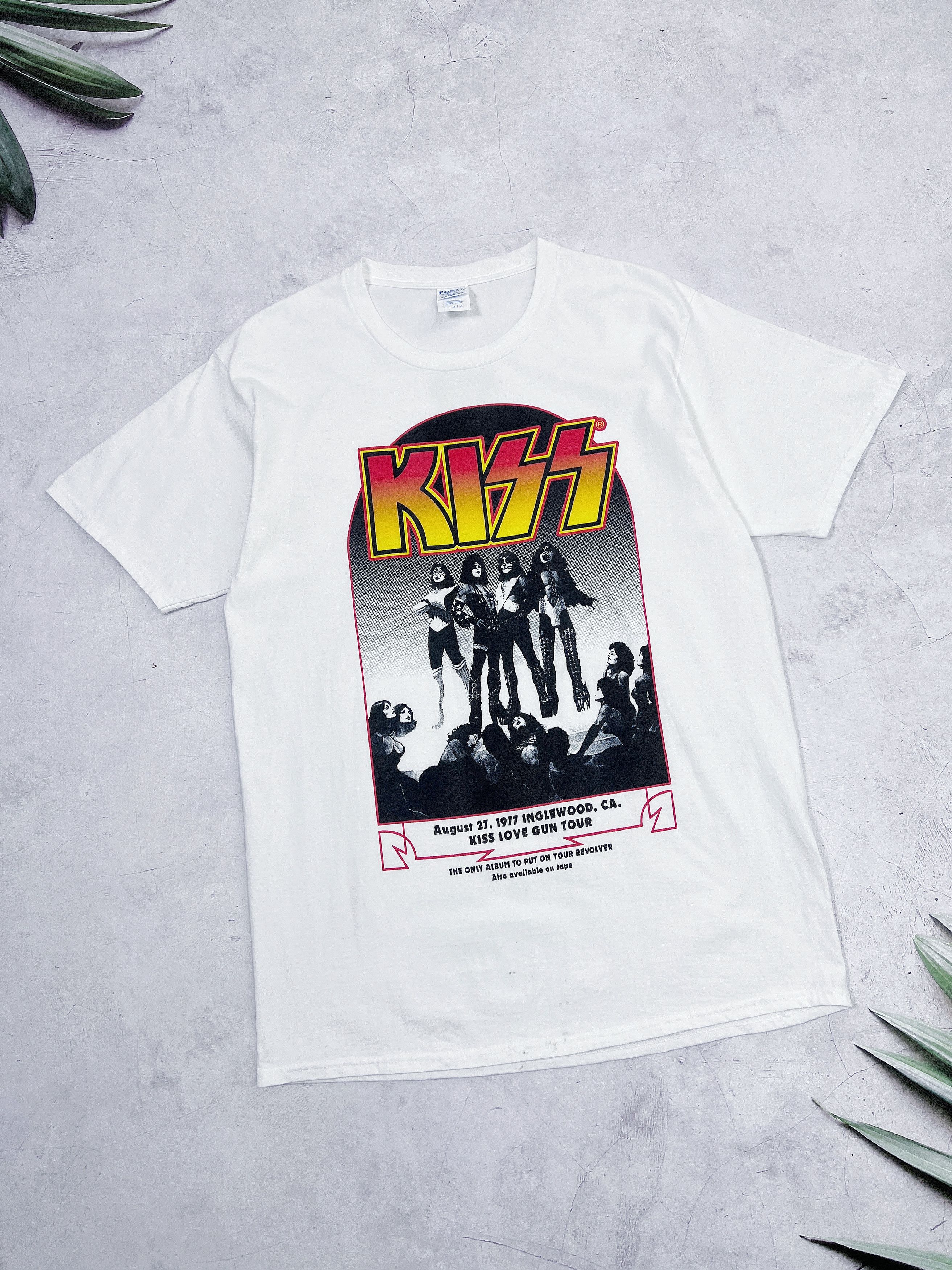Band Tees Kiss T-Shirt Love Gun Tour by Port & Company Size US M / EU 48-50 / 2 - 1 Thumbnail