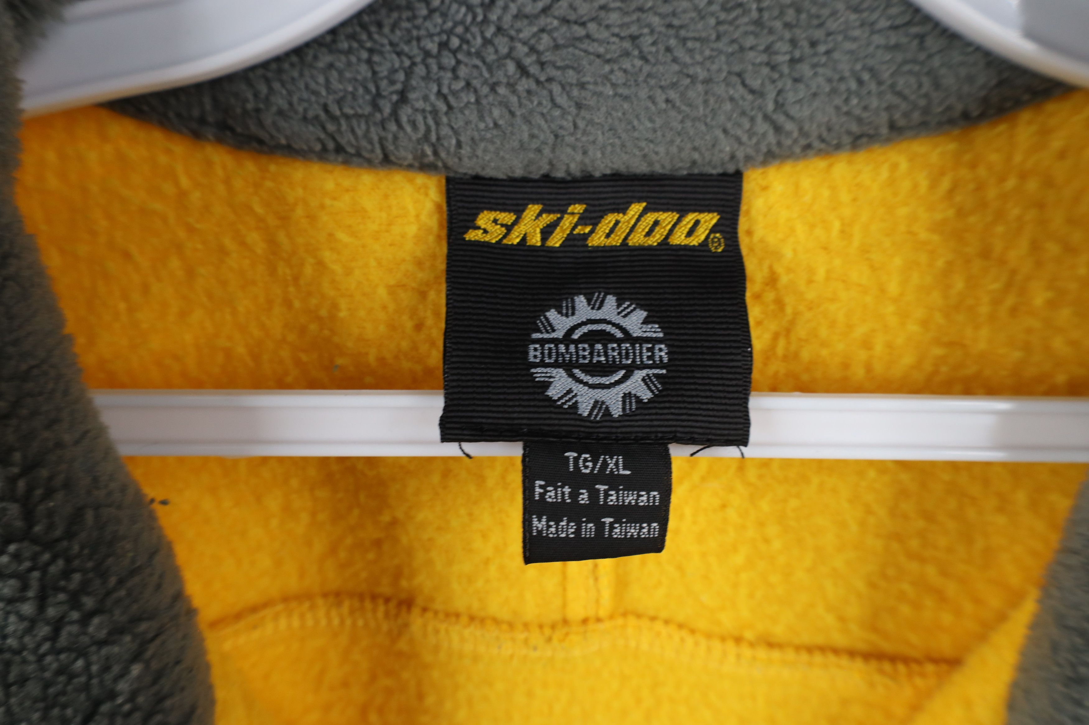 Vintage Vintage 90s Ski Doo Bombardier Racing Team Fleece Sweater Size US XL / EU 56 / 4 - 8 Thumbnail