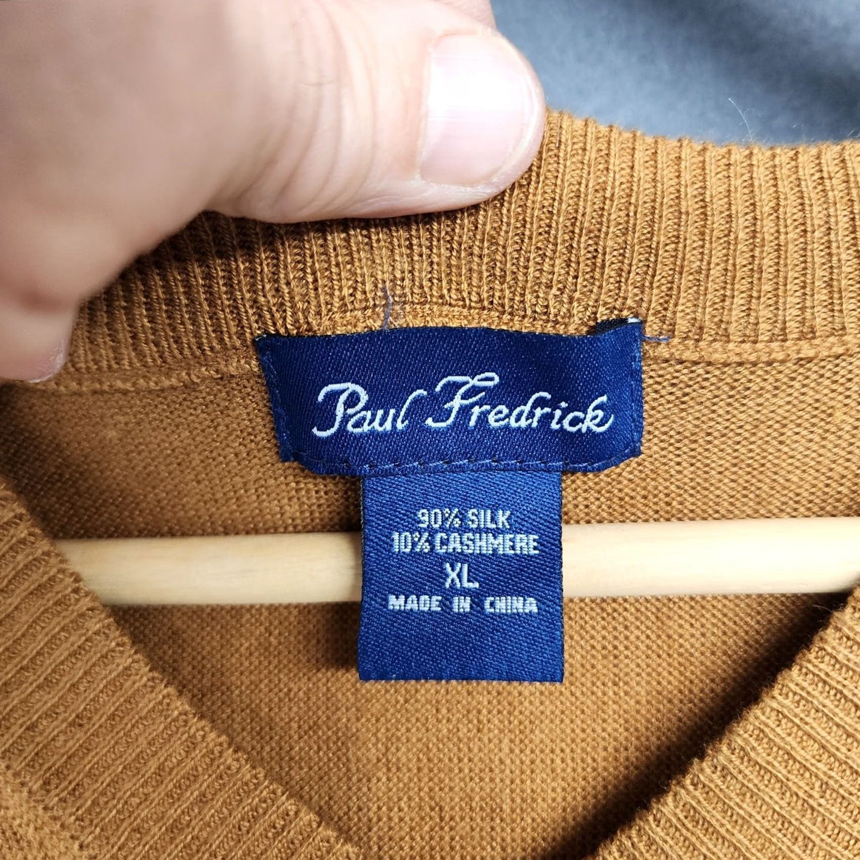 Vintage Paul Fredrick Sweater Vest Mens XL Brown Silk Cashmere Vest V-Neck Sleeveless Knit Slim Fit Mens Fall Winter Size US XL / EU 56 / 4 - 3 Thumbnail