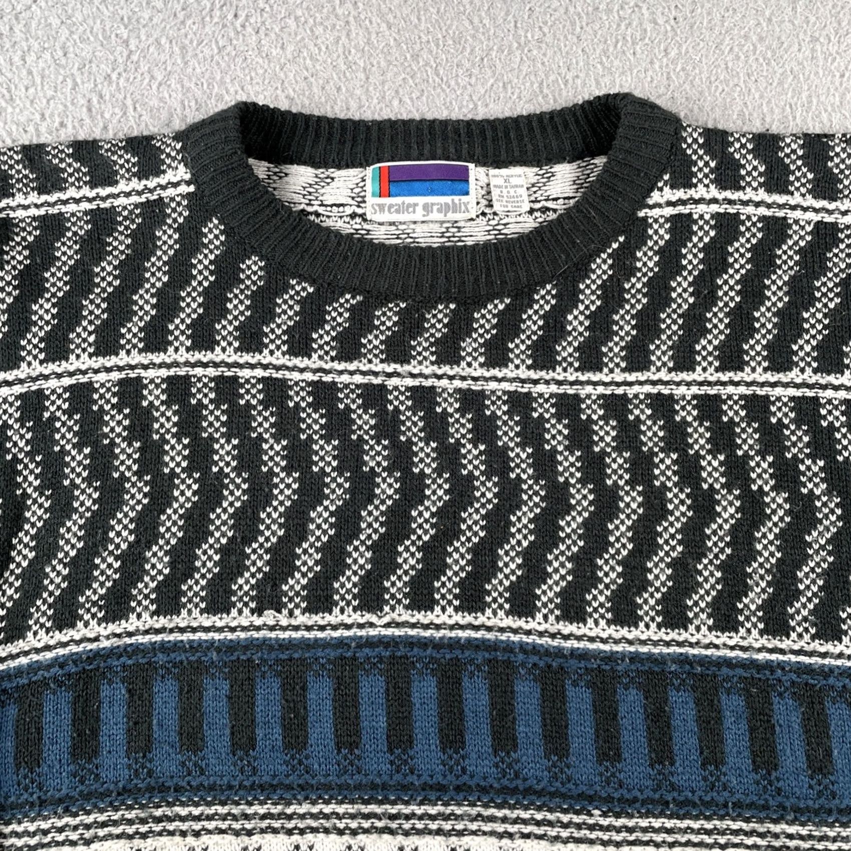 Vintage VINTAGE Sweater Graphix Acrylic Knit Geometric Sweater Mens XL Black & White 90s Size US XL / EU 56 / 4 - 2 Thumbnail
