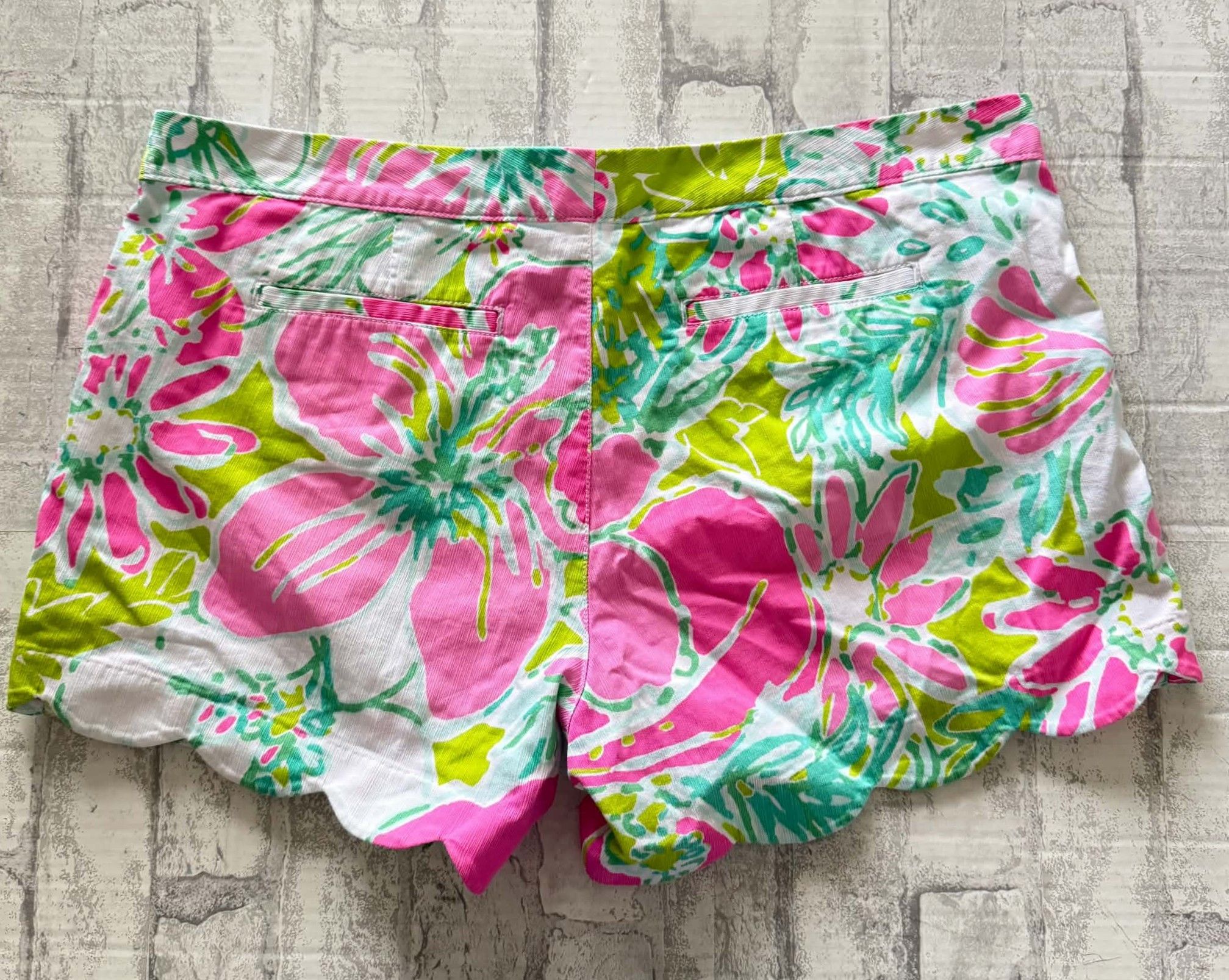 Lilly Pulitzer Lilly Pulitzer Buttercup Shorts Pink Floral Scalloped Hem Size 38" / US 16 / IT 52 - 2 Thumbnail