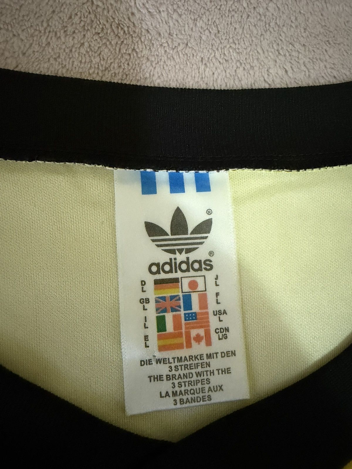 Adidas Classic Dortmund Football Shirt Size US L / EU 52-54 / 3 - 6 Thumbnail