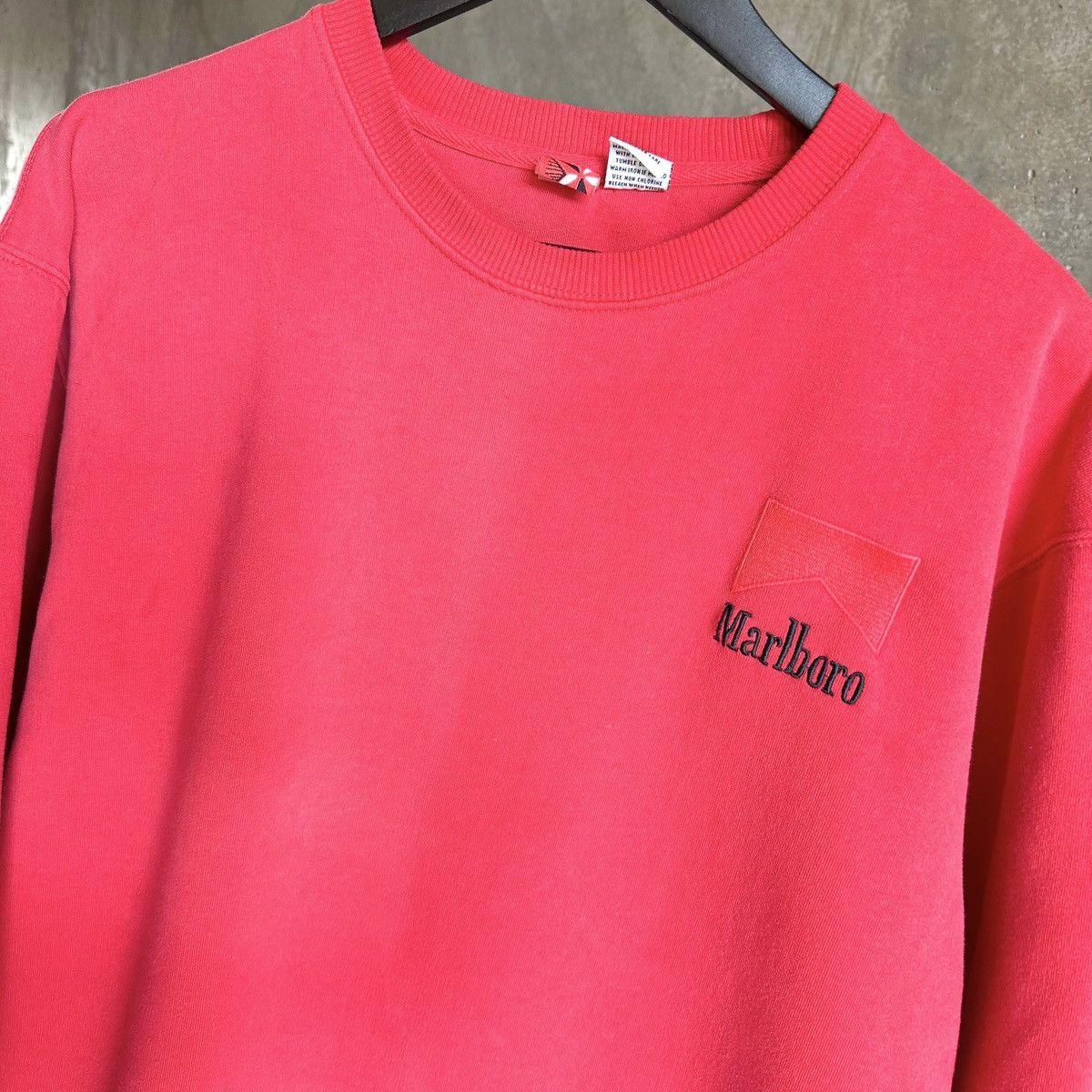 Marlboro Vintage Sun Faded Marlboro Embroidery Crewneck Sweatshirt Size US L / EU 52-54 / 3 - 2 Thumbnail