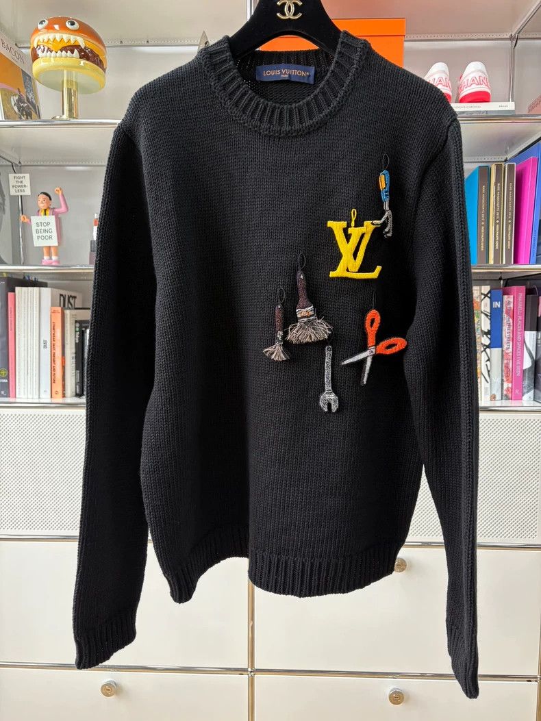 Louis Vuitton Louis Vuitton Three-dimensional double-sided beaded tool se Size US M / EU 48-50 / 2 - 1 Thumbnail