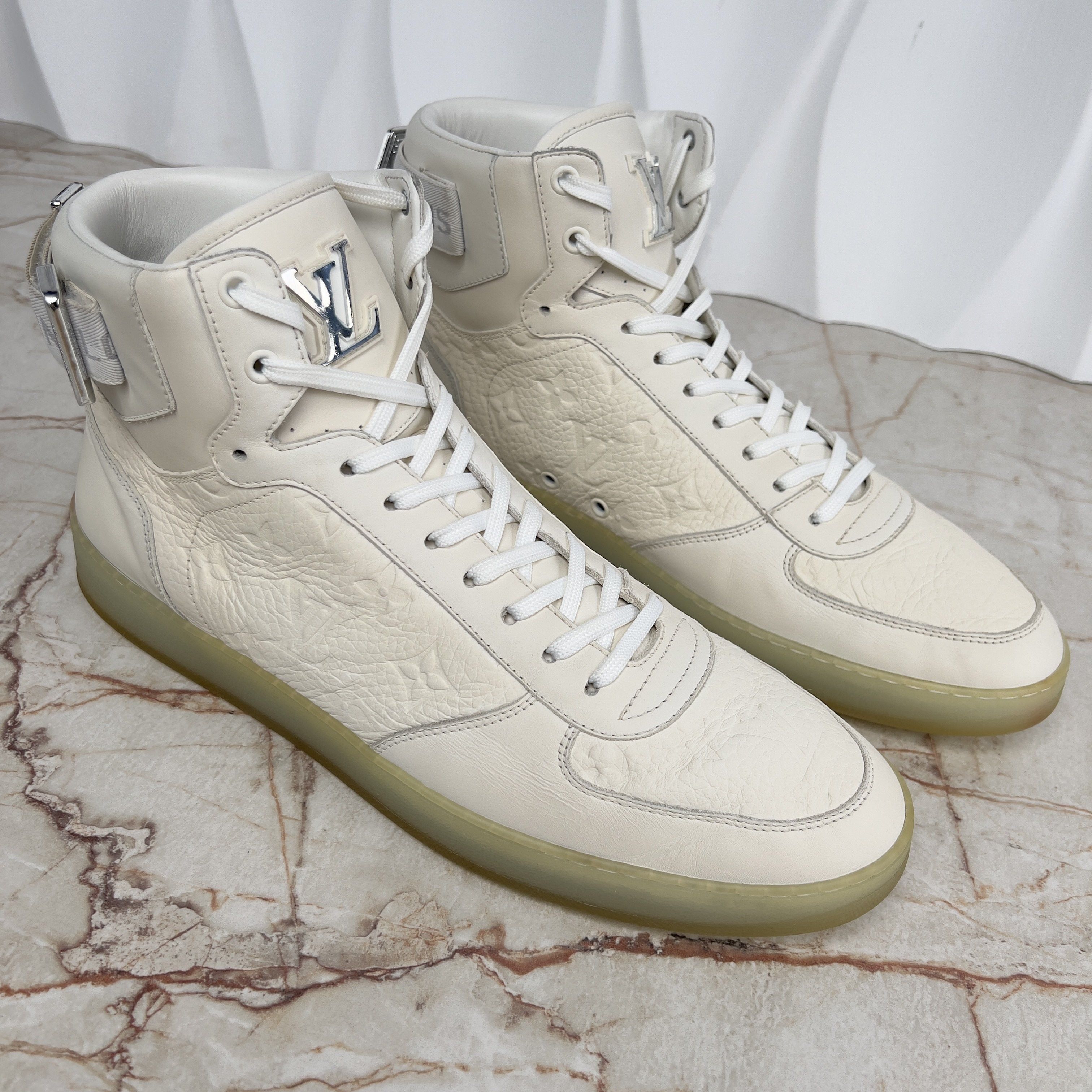 Louis Vuitton Rivoli LV Monogram Sneakers White Leather Size US 10.5 / EU 43-44 - 4 Thumbnail