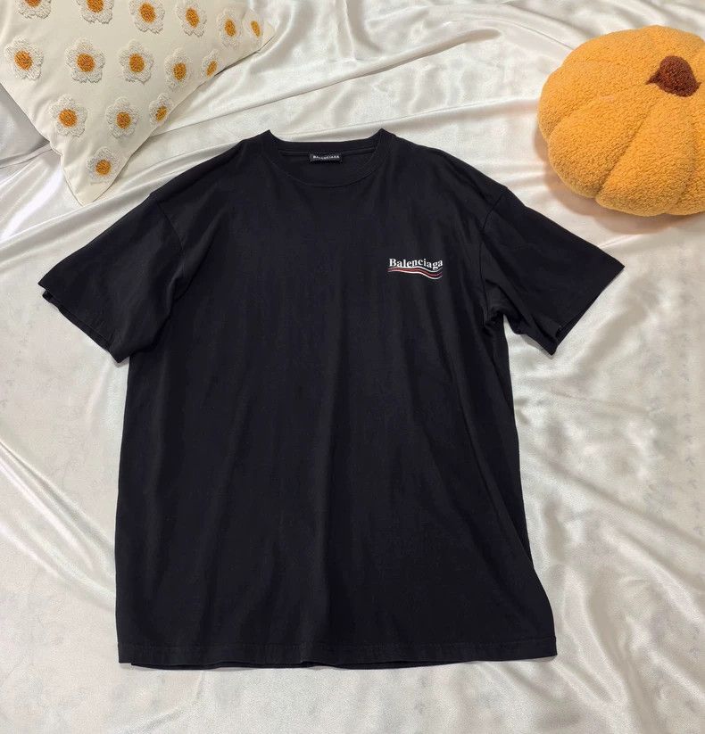 Balenciaga Balenciaga Coke Short Sleeve T-shirt Size US S / EU 44-46 / 1 - 1 Thumbnail
